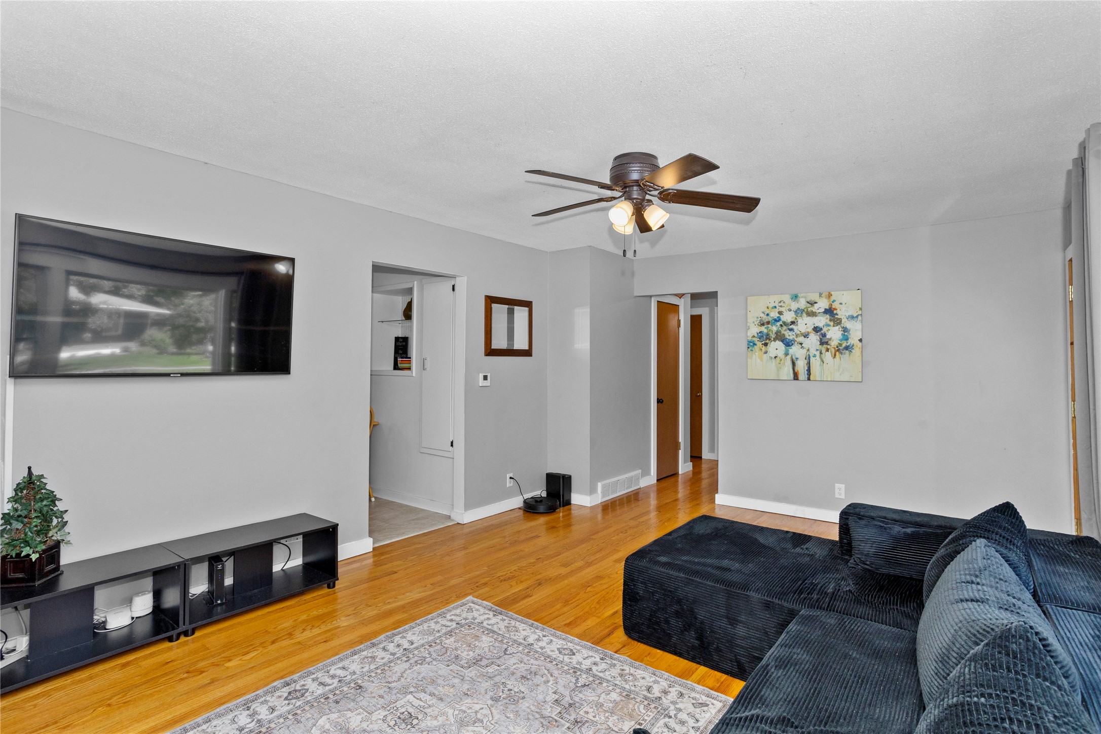 240 Bel Aire Drive Property Photo 4