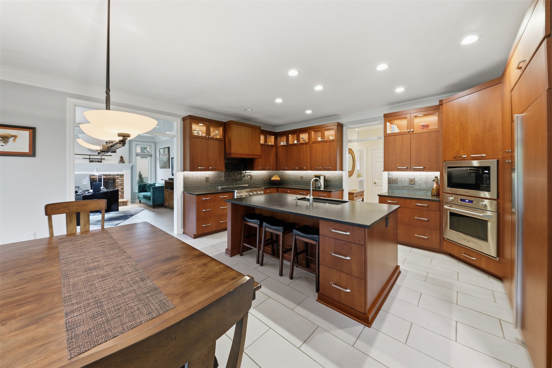 1023 Tulip Tree Lane Property Photo 4