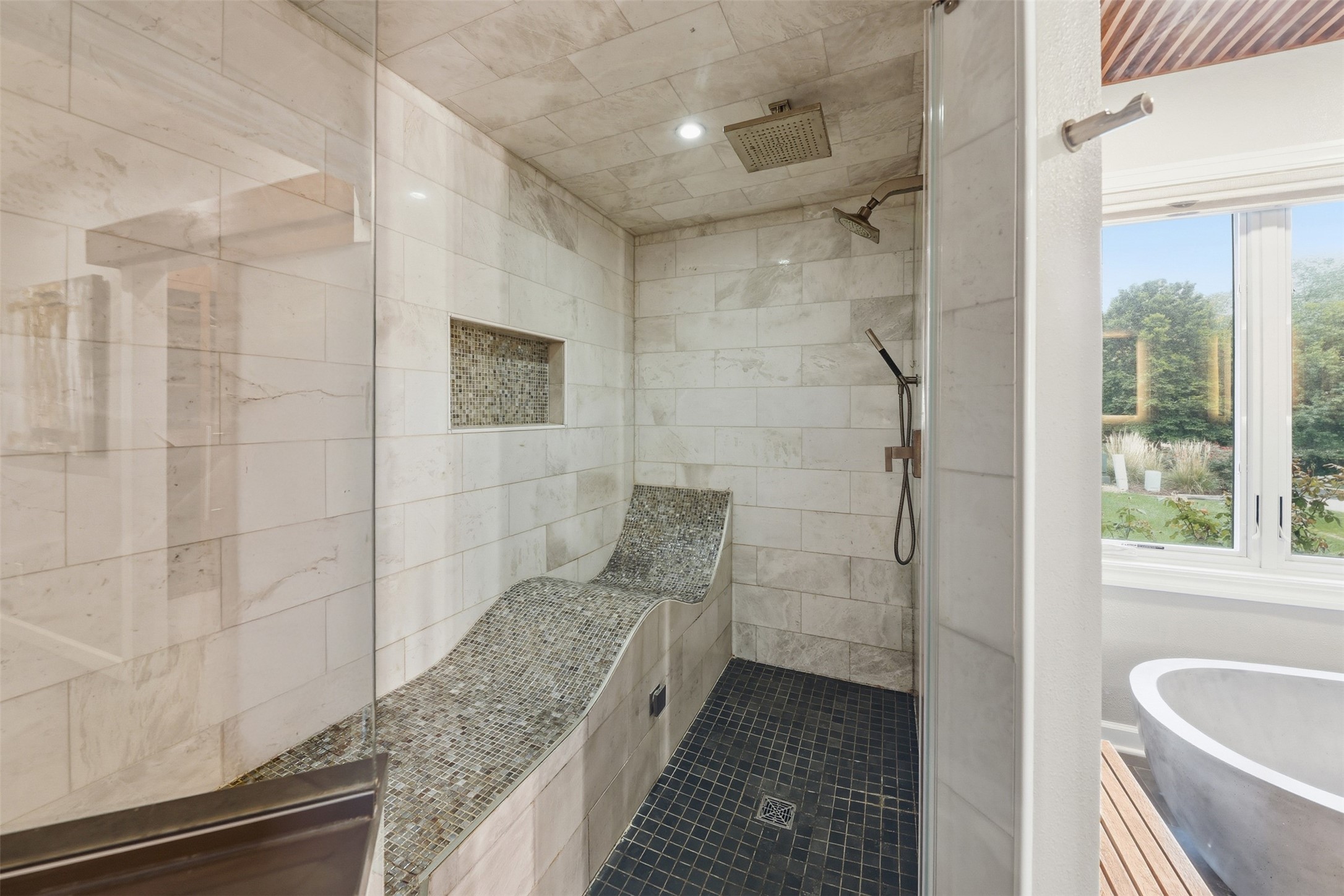 1023 Tulip Tree Lane Property Photo 12