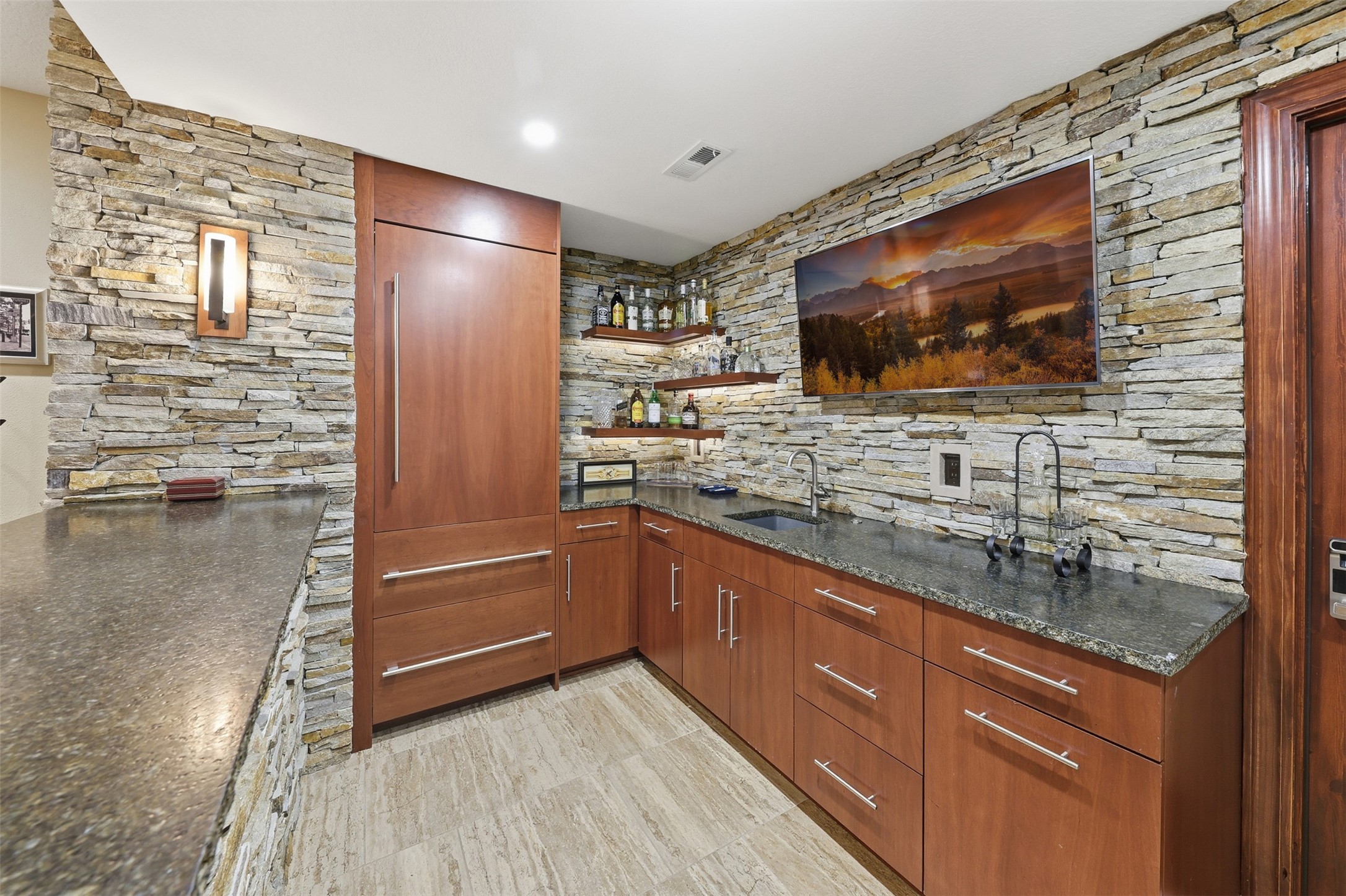 1023 Tulip Tree Lane Property Photo 25