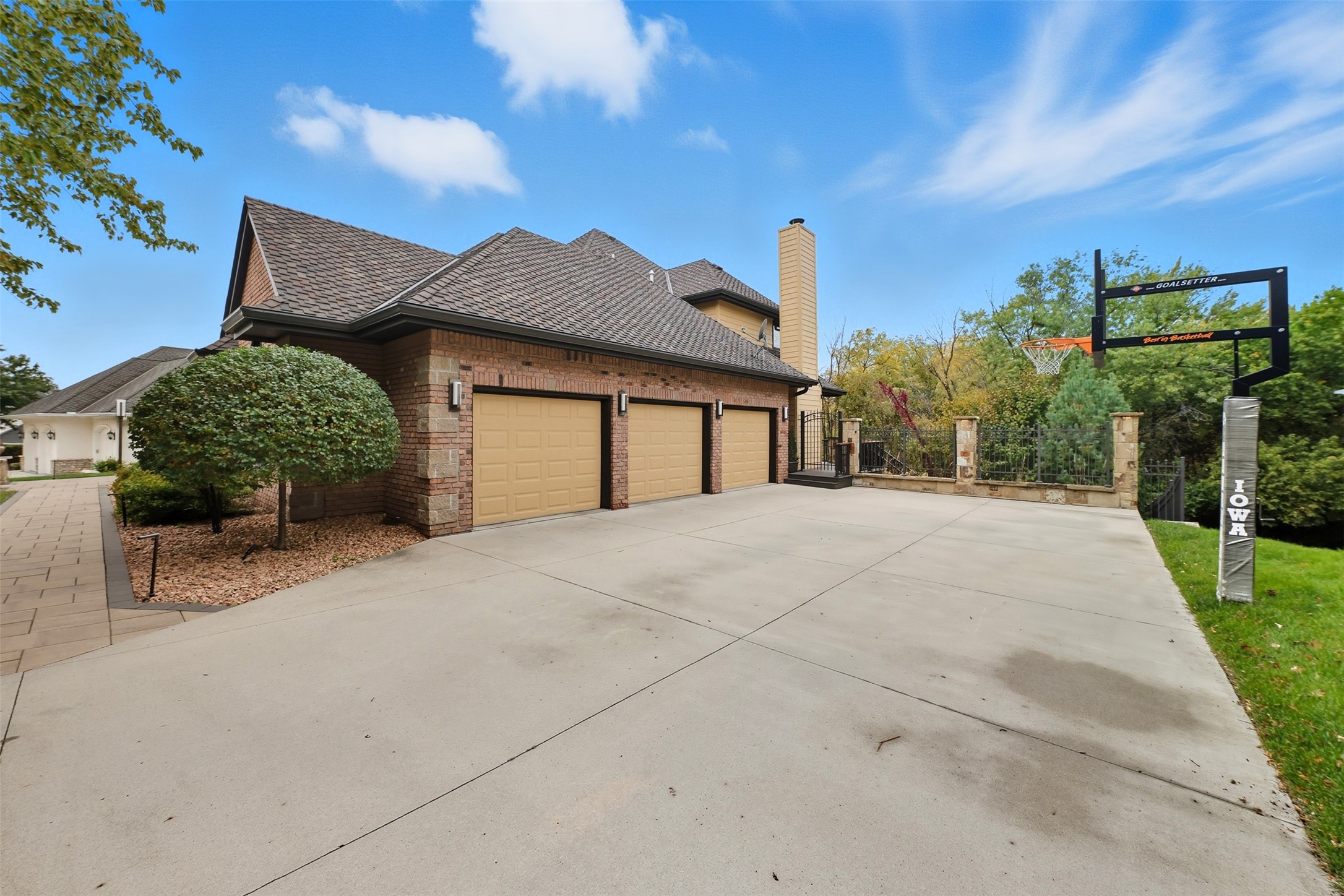 1023 Tulip Tree Lane Property Photo 35