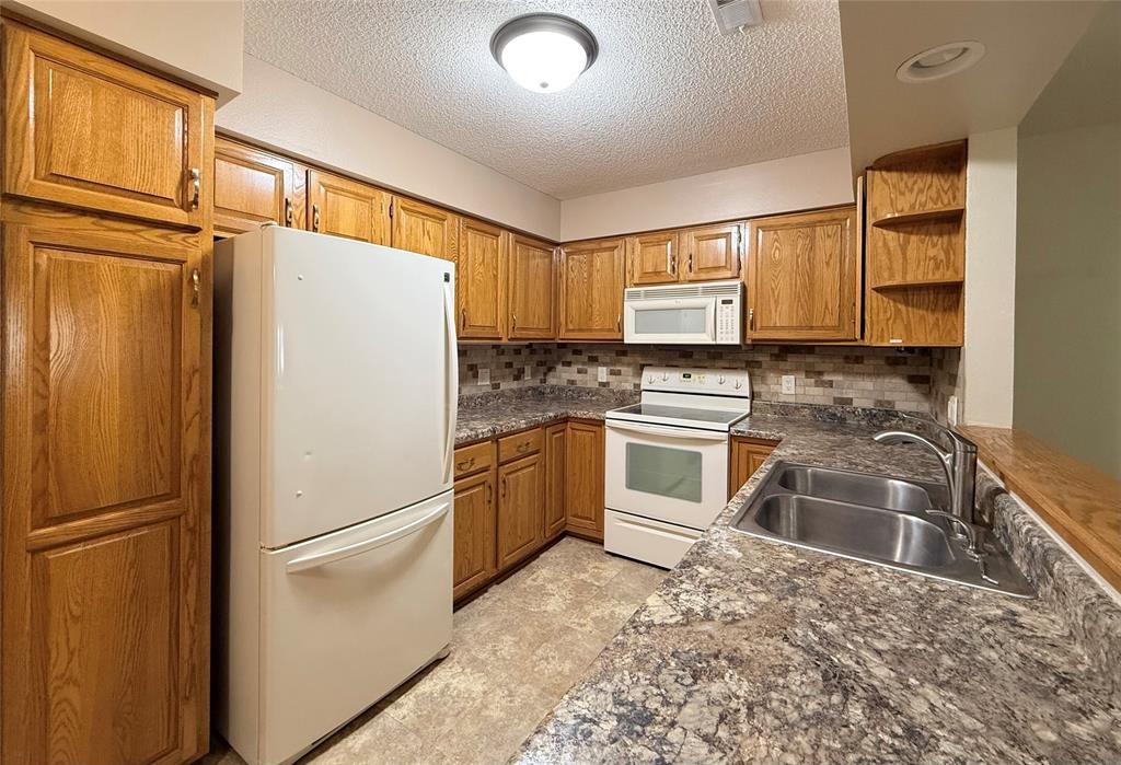 409 Se Delaware Avenue 202 Property Photo 4