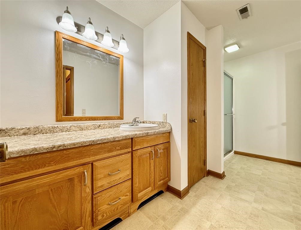 409 Se Delaware Avenue 202 Property Photo 14
