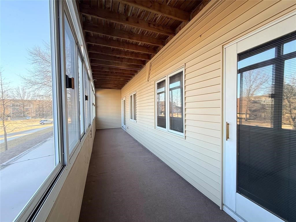 409 Se Delaware Avenue 202 Property Photo 16