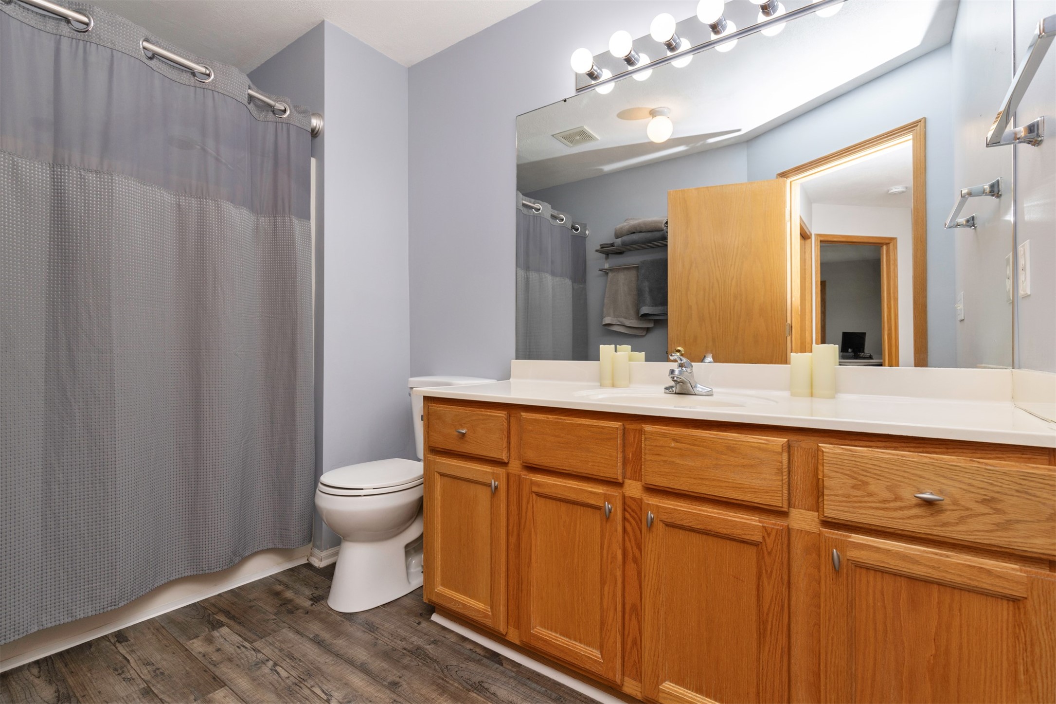 2253 Grand Avenue 2 Property Photo 23