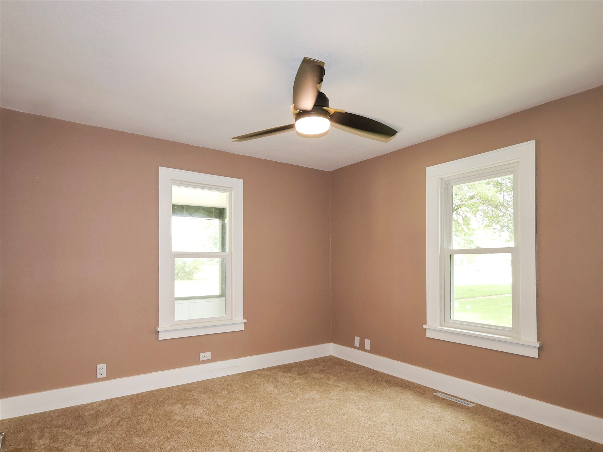 319 N Main Street Property Photo 12