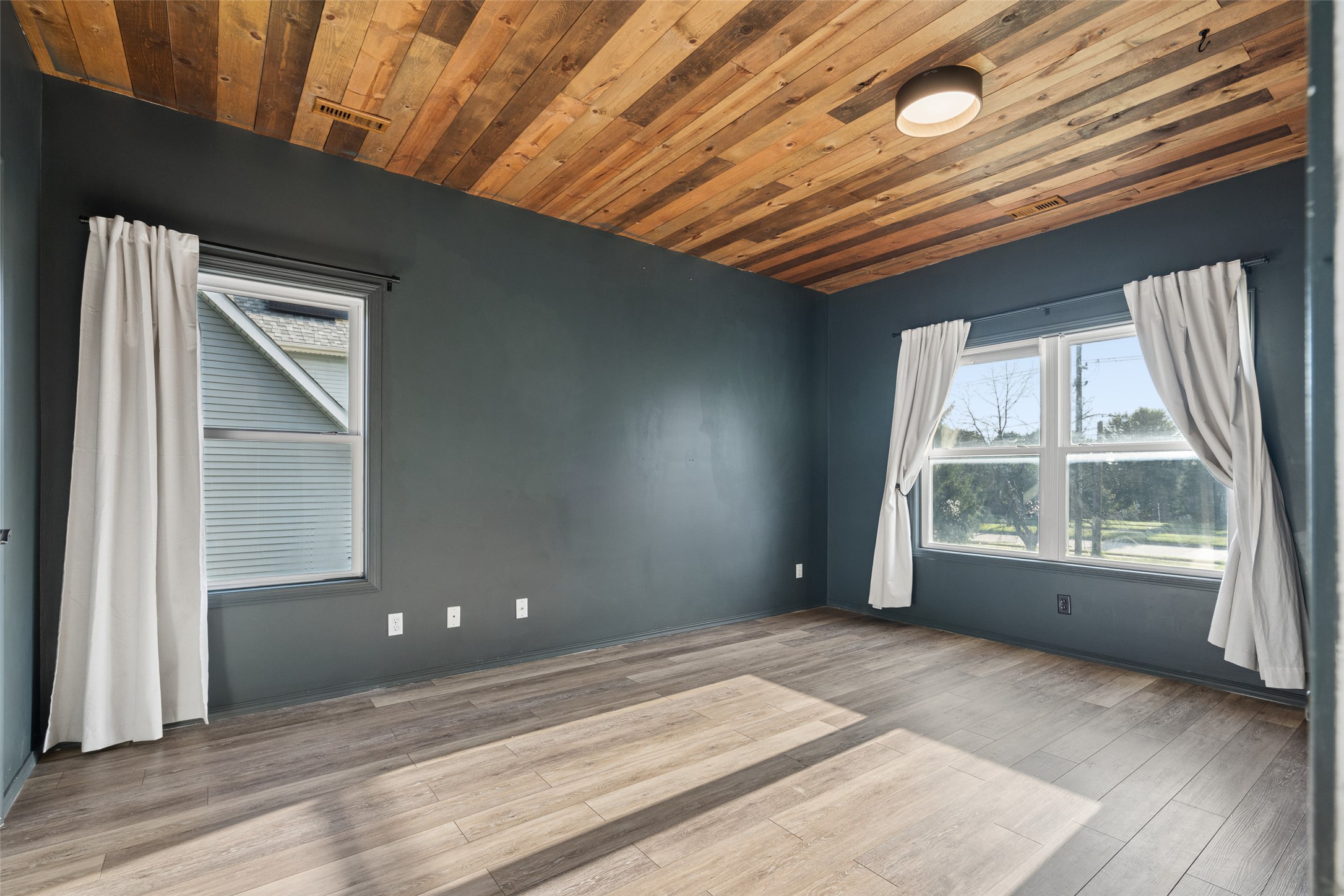 1937 Nw 157th Street Property Photo 8