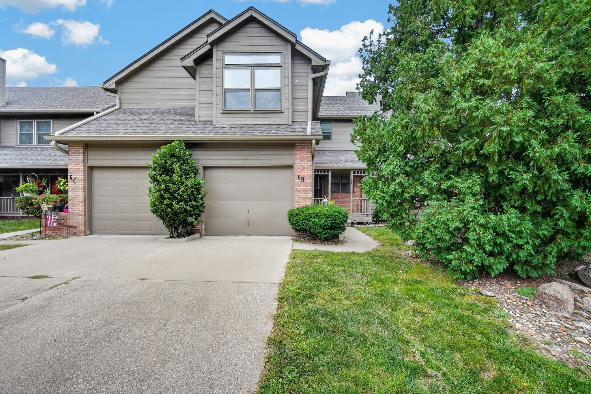 1070 50th Street 6b Property Photo 1