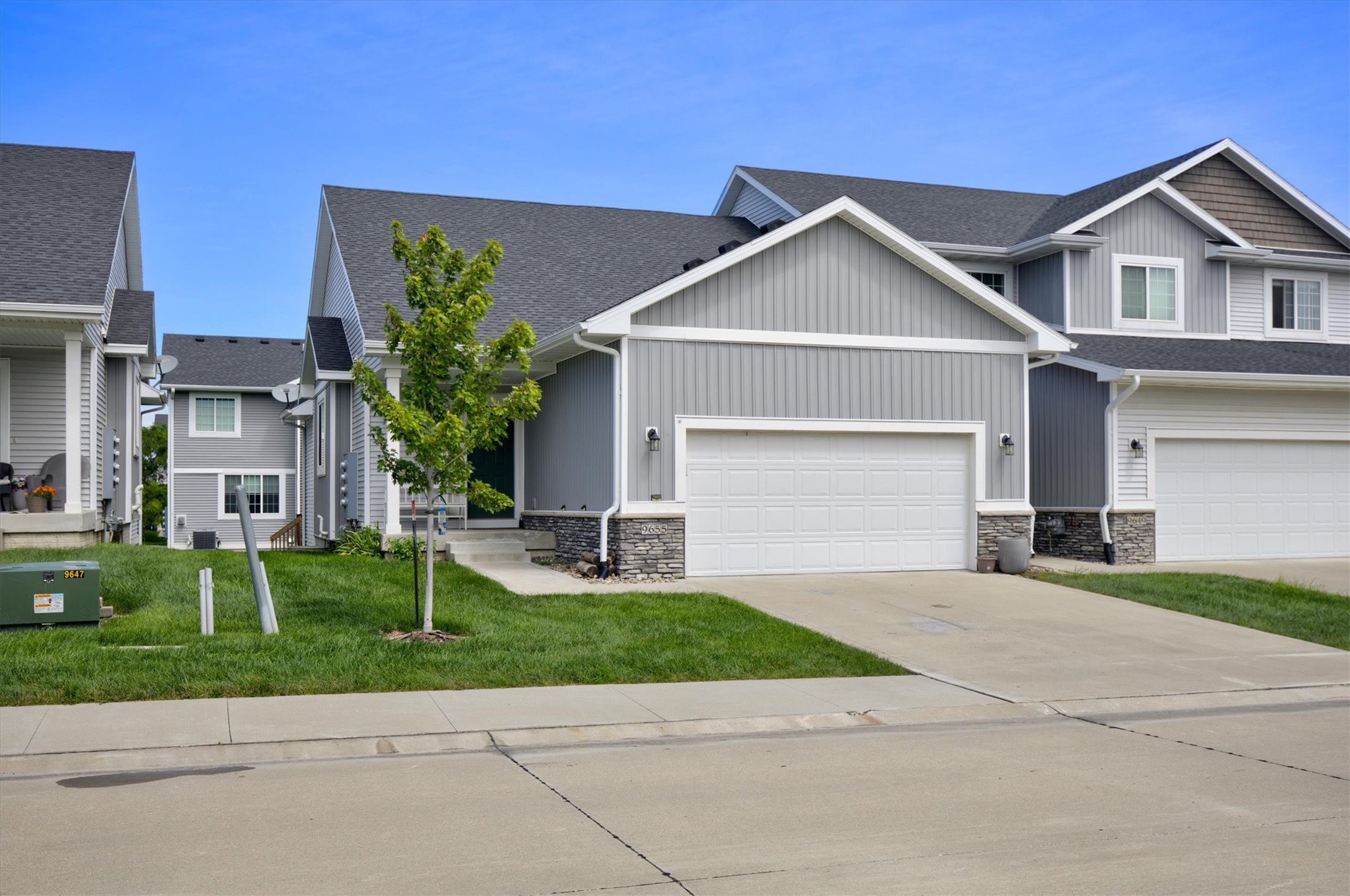 9655 Crowning Drive Property Photo 2