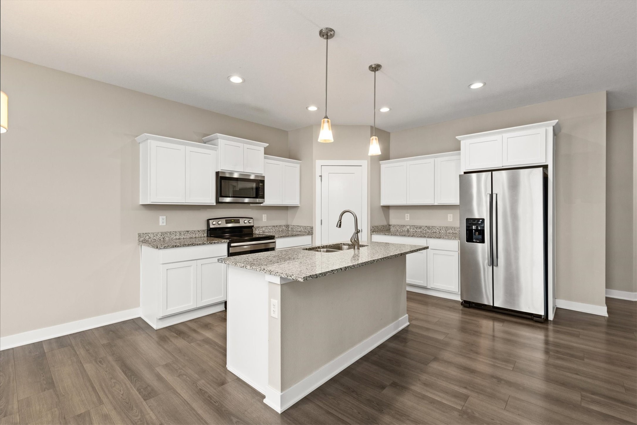 9655 Crowning Drive Property Photo 13