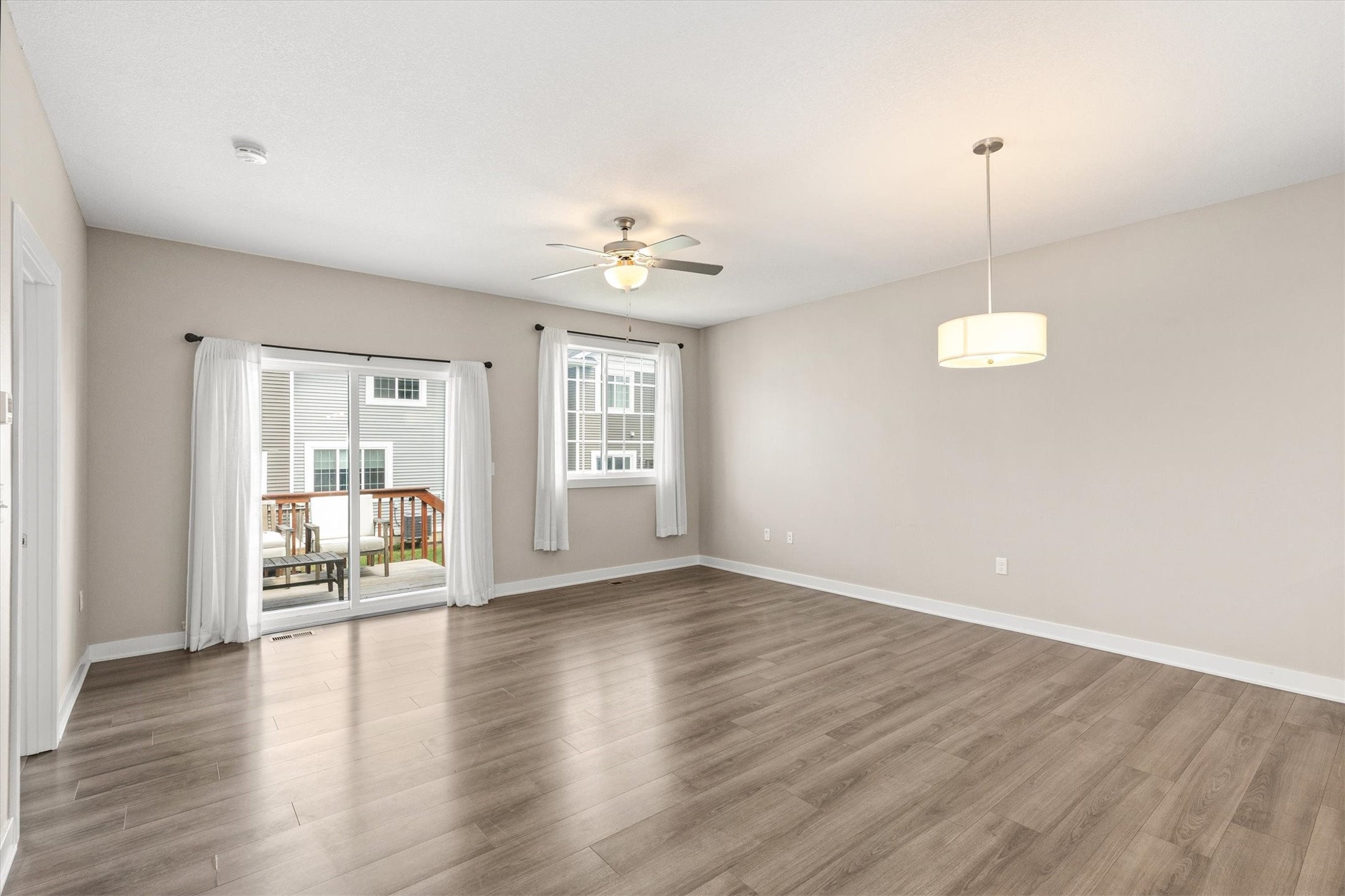9655 Crowning Drive Property Photo 17