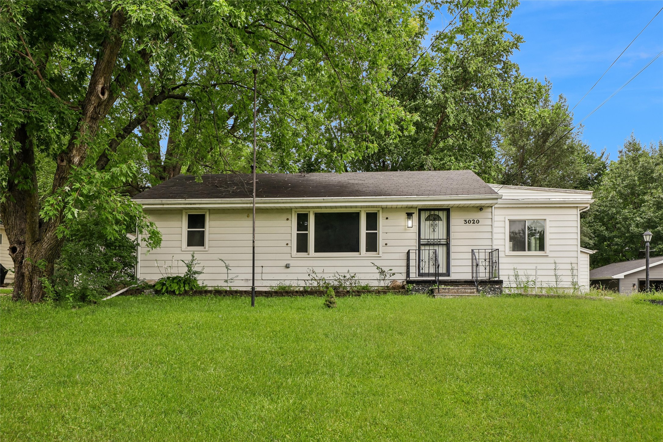 3020 E Madison Avenue Property Photo 1