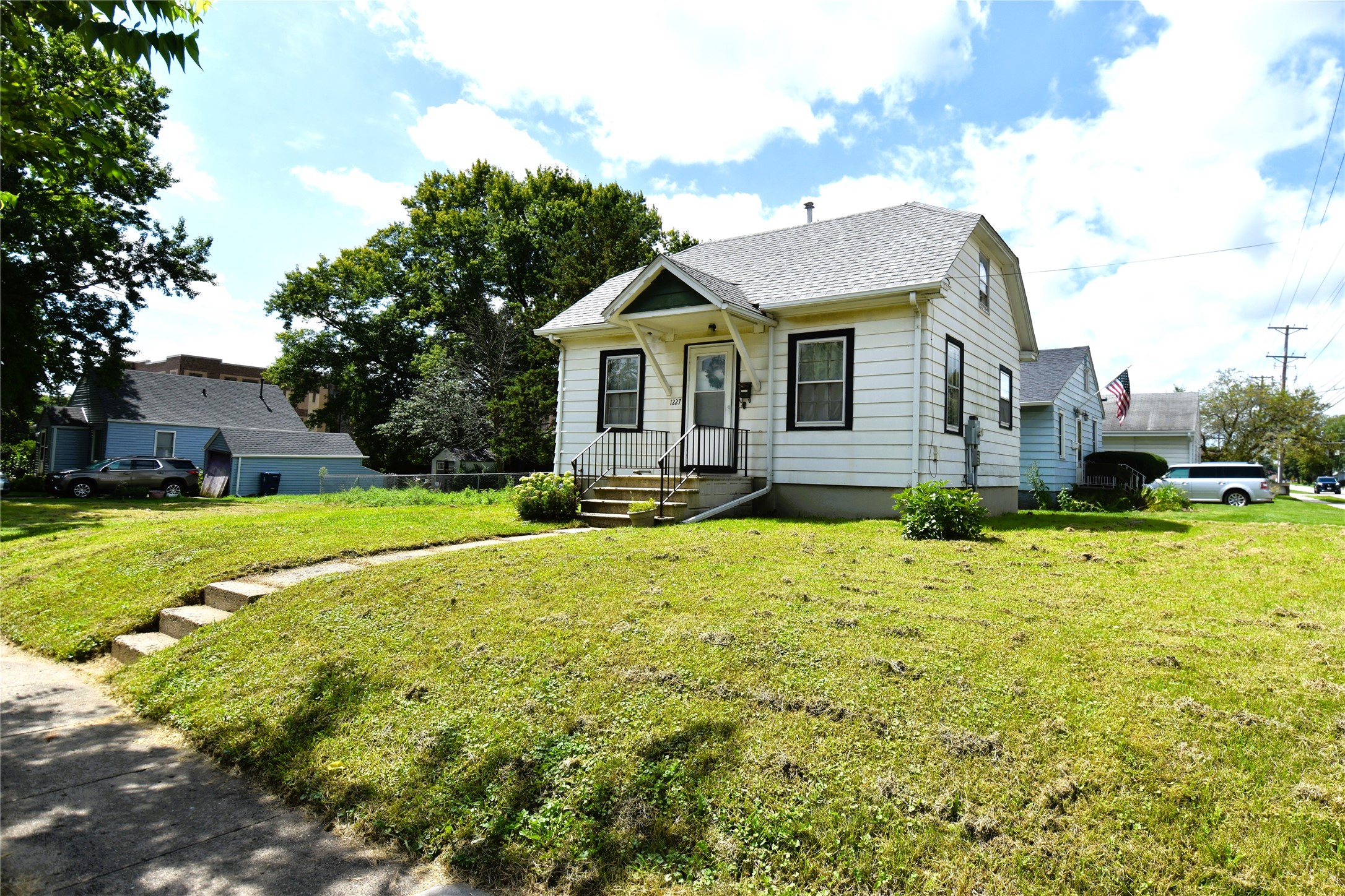 1227 Carroll Avenue Property Photo 2
