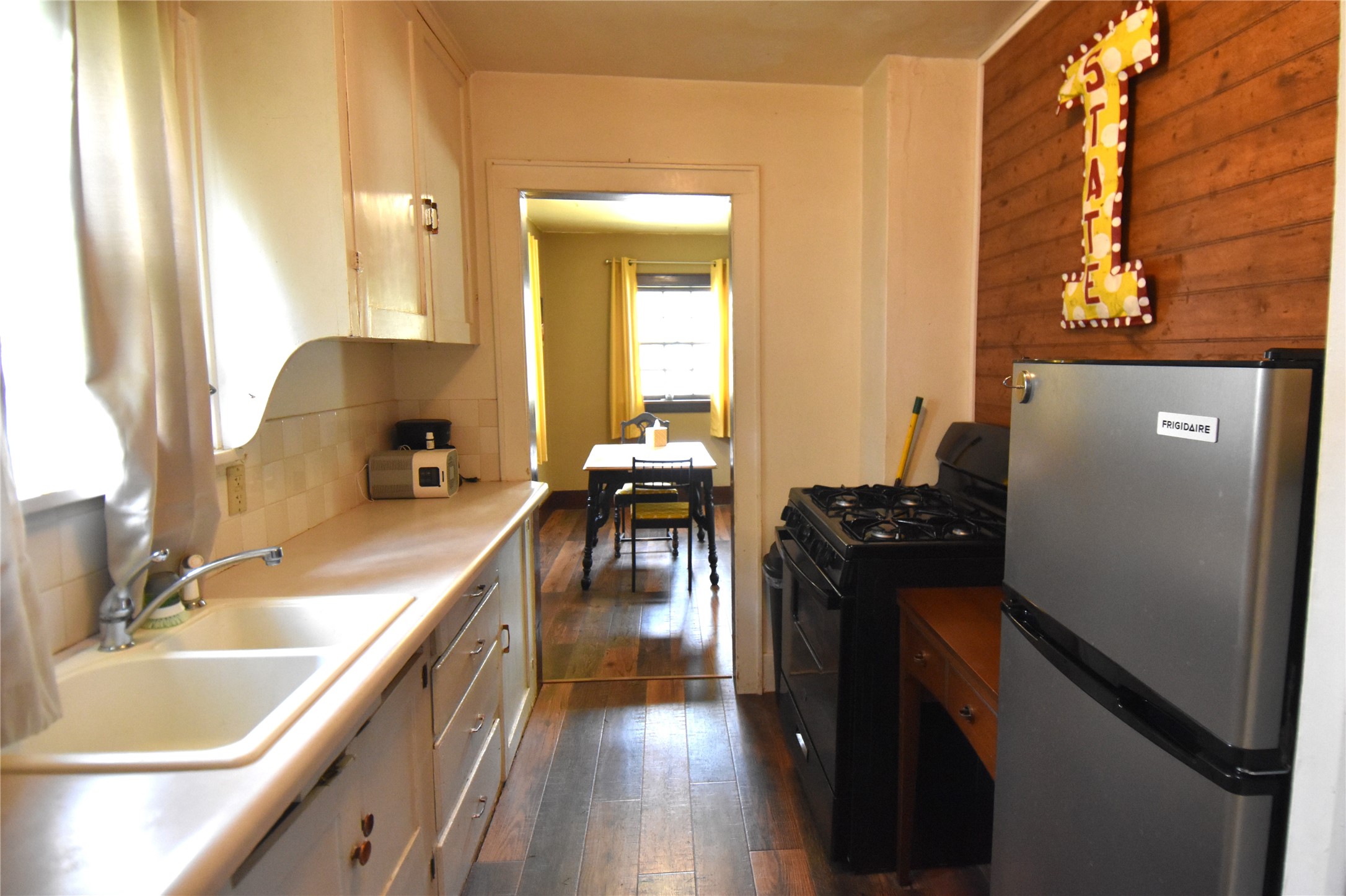 1227 Carroll Avenue Property Photo 10