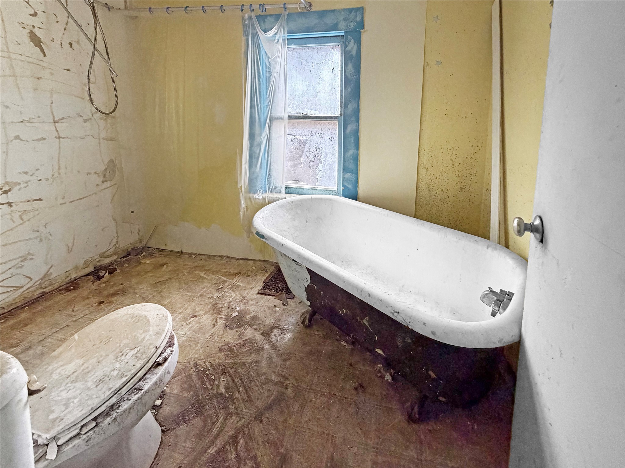 1105 Euclid Avenue Property Photo 9