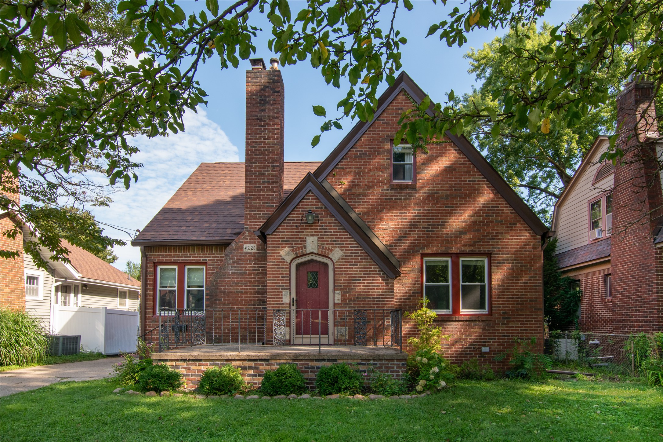 4221 Sheridan Avenue Property Photo 2