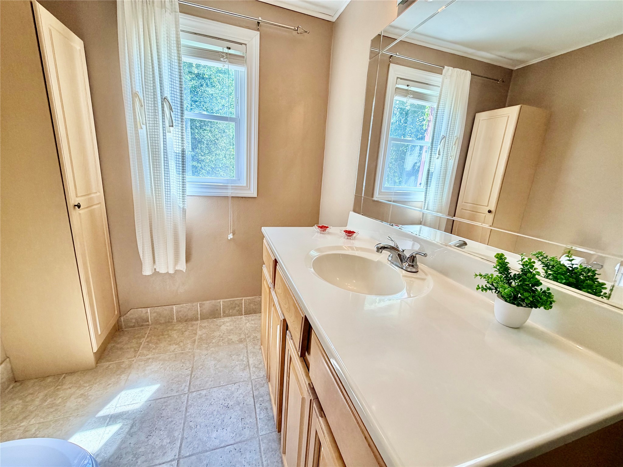 4221 Sheridan Avenue Property Photo 18