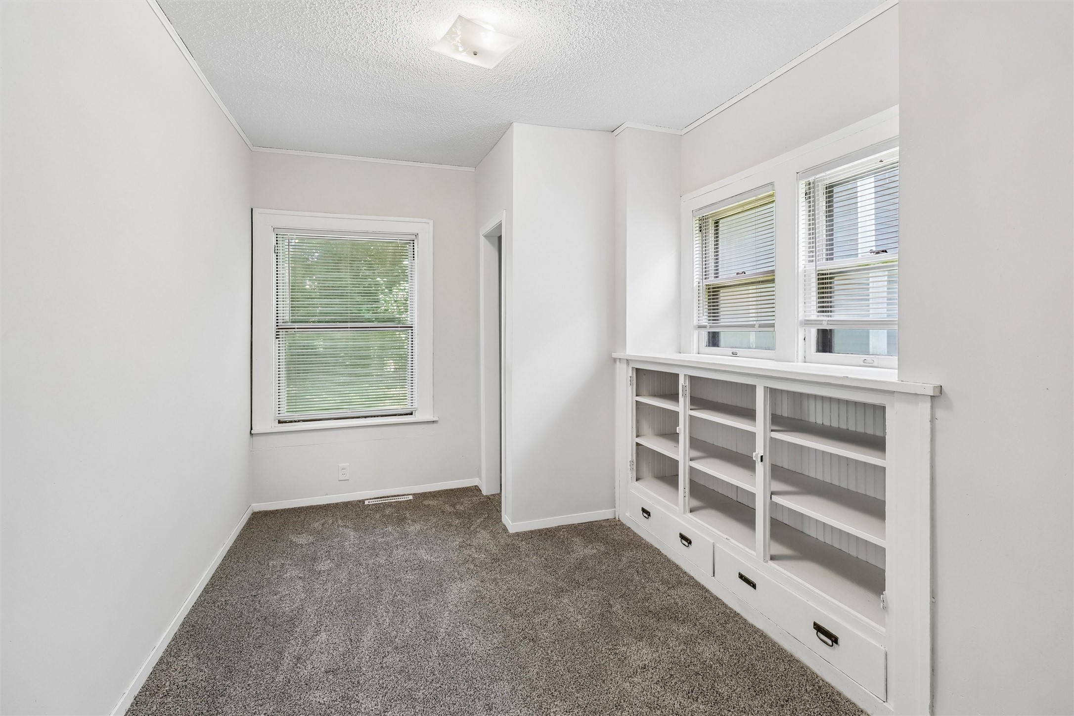 2207 High Street Property Photo 6