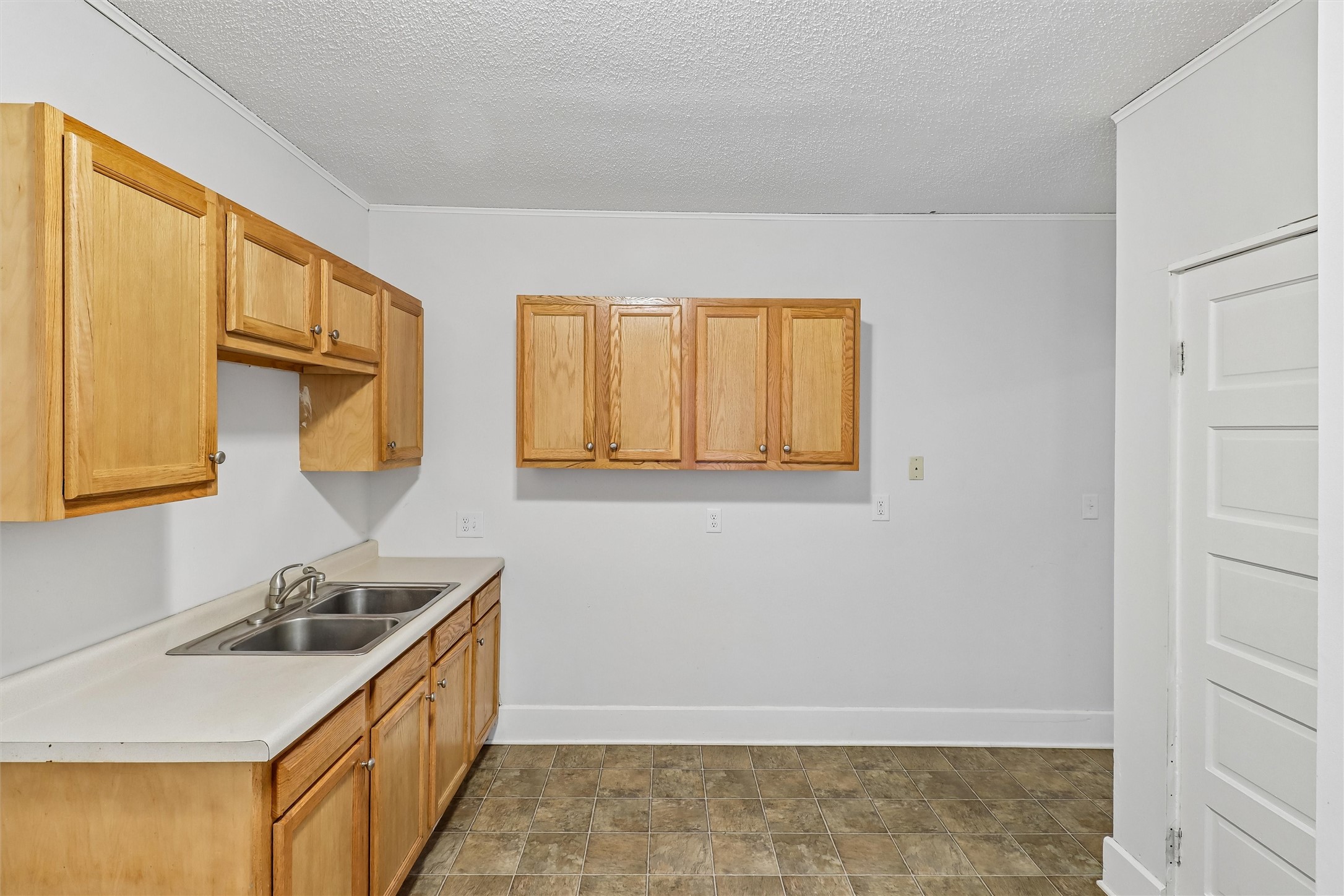 2207 High Street Property Photo 7
