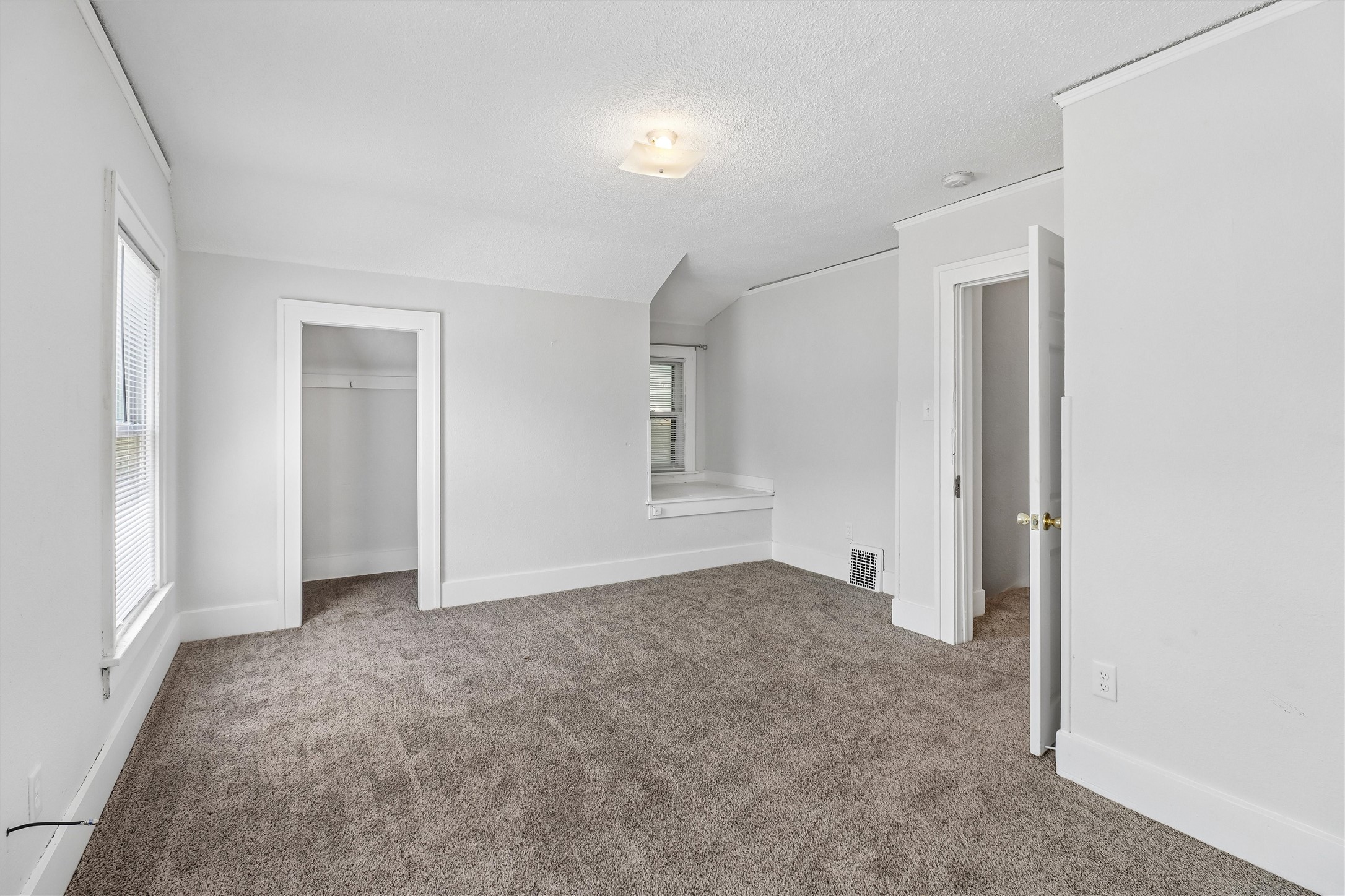 2207 High Street Property Photo 11
