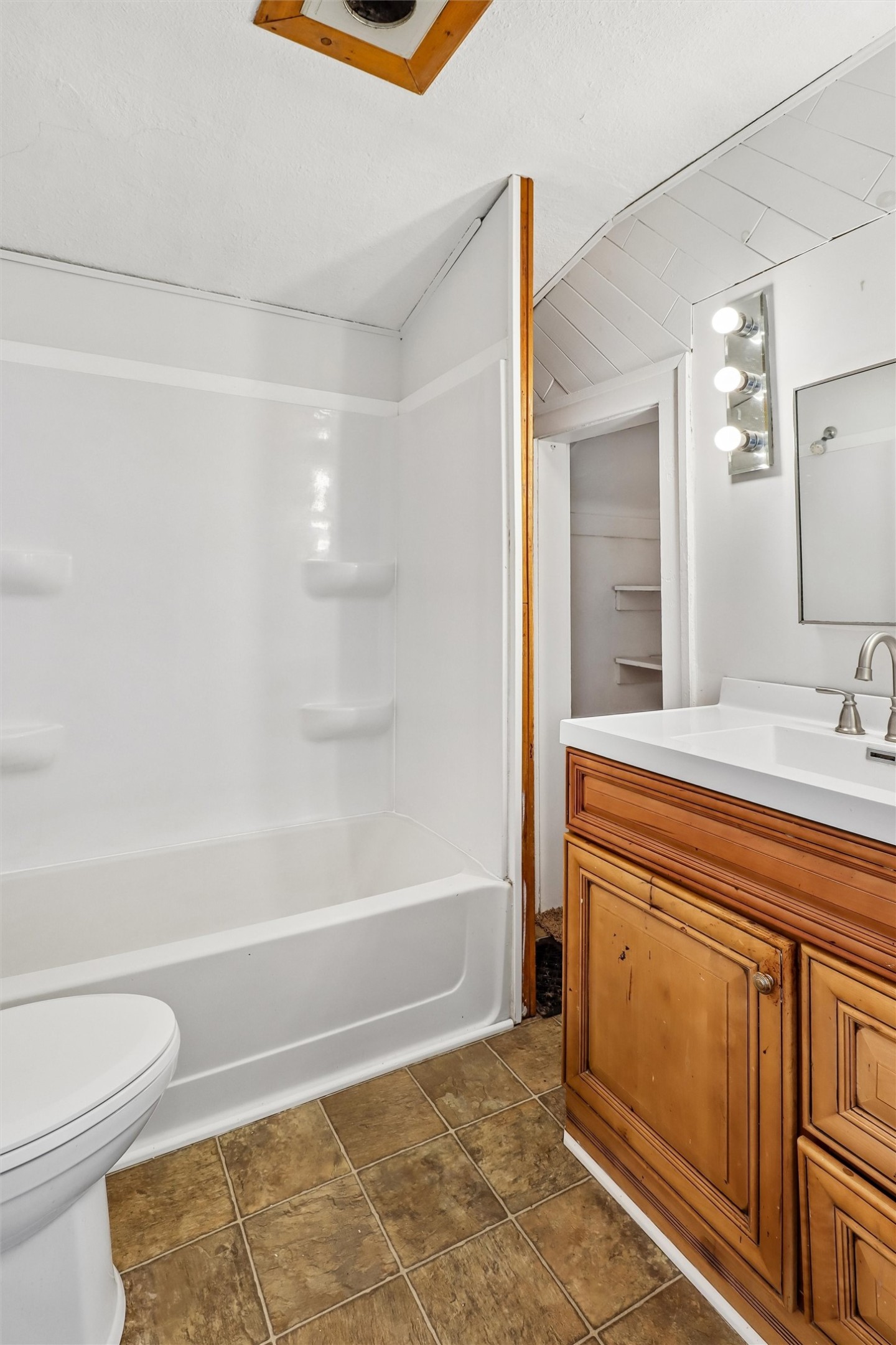 2207 High Street Property Photo 13