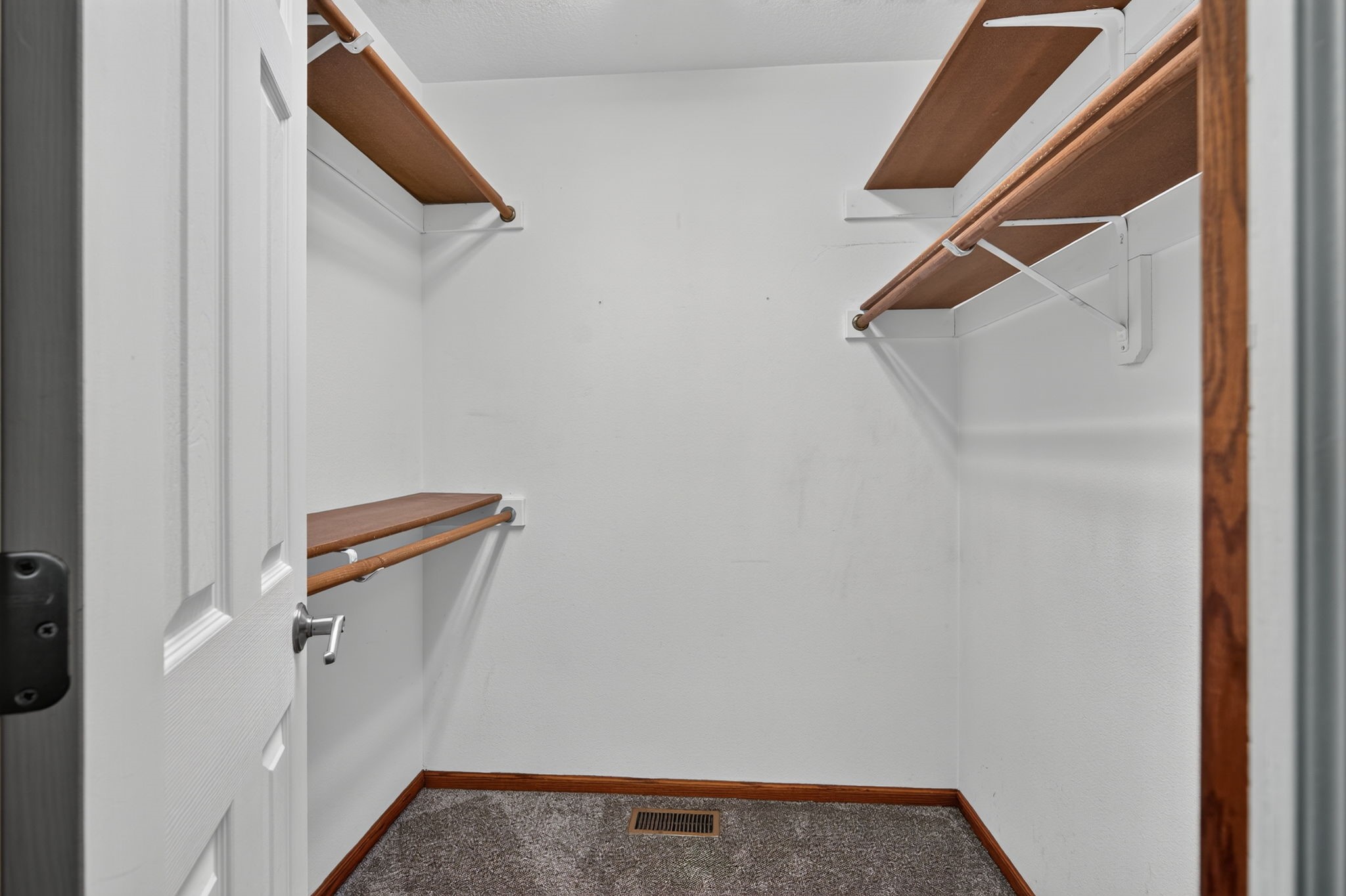 1320 E 17th Street Property Photo 12