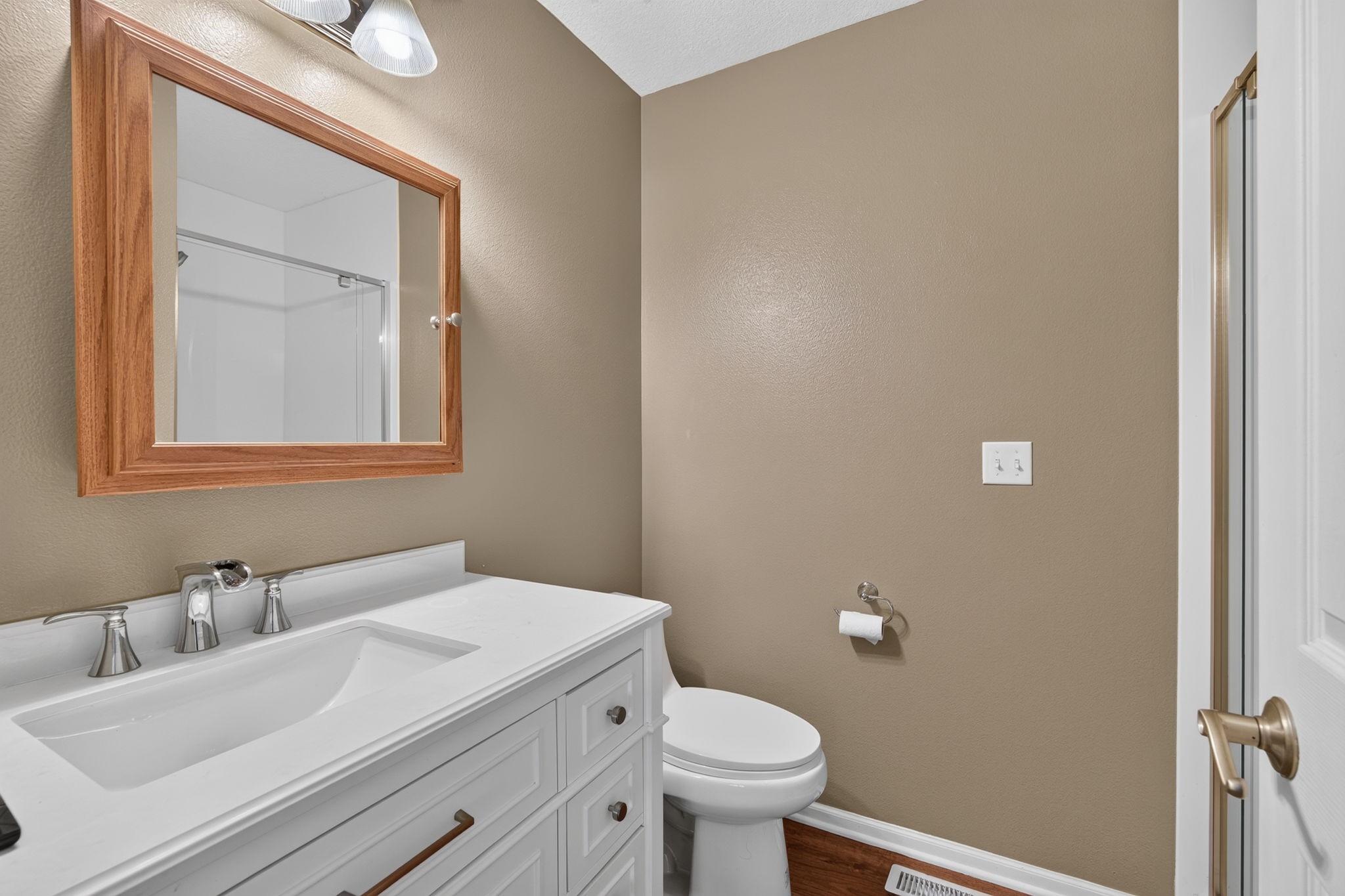 1320 E 17th Street Property Photo 13