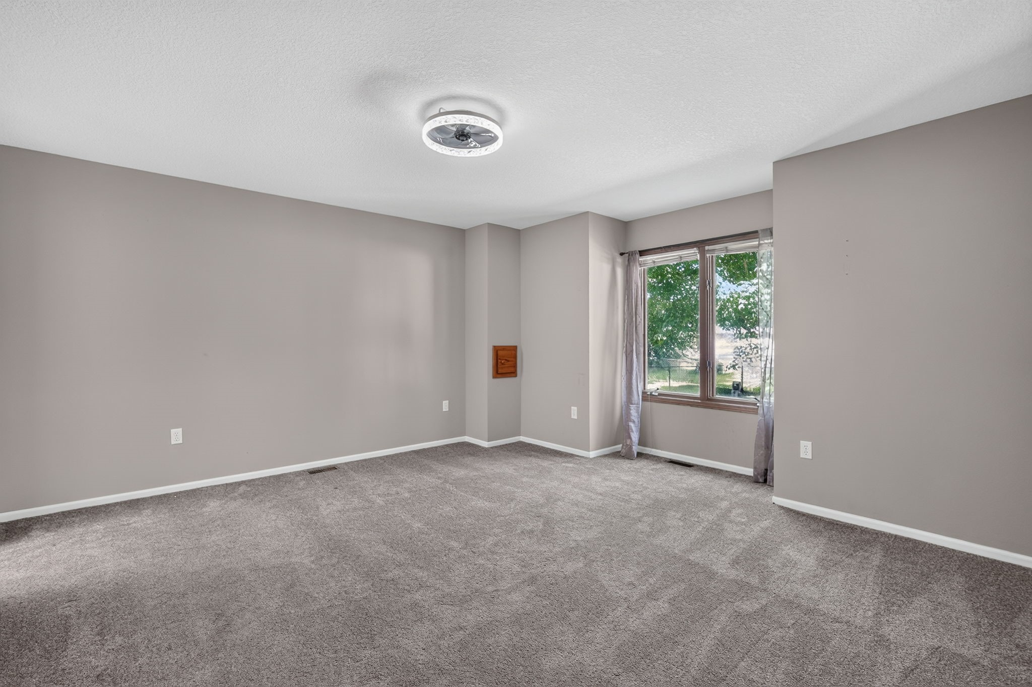 1320 E 17th Street Property Photo 15