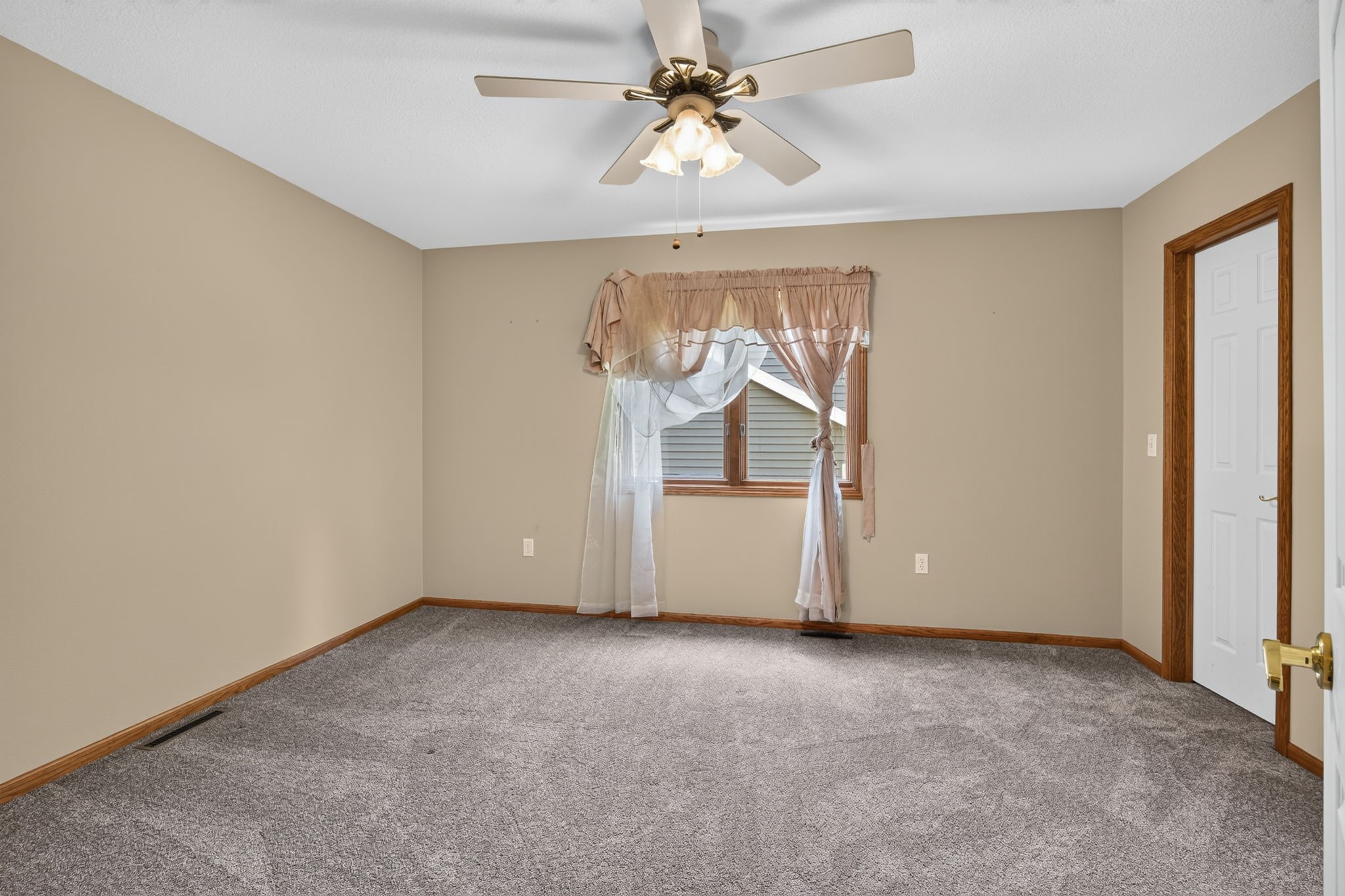 1320 E 17th Street Property Photo 24