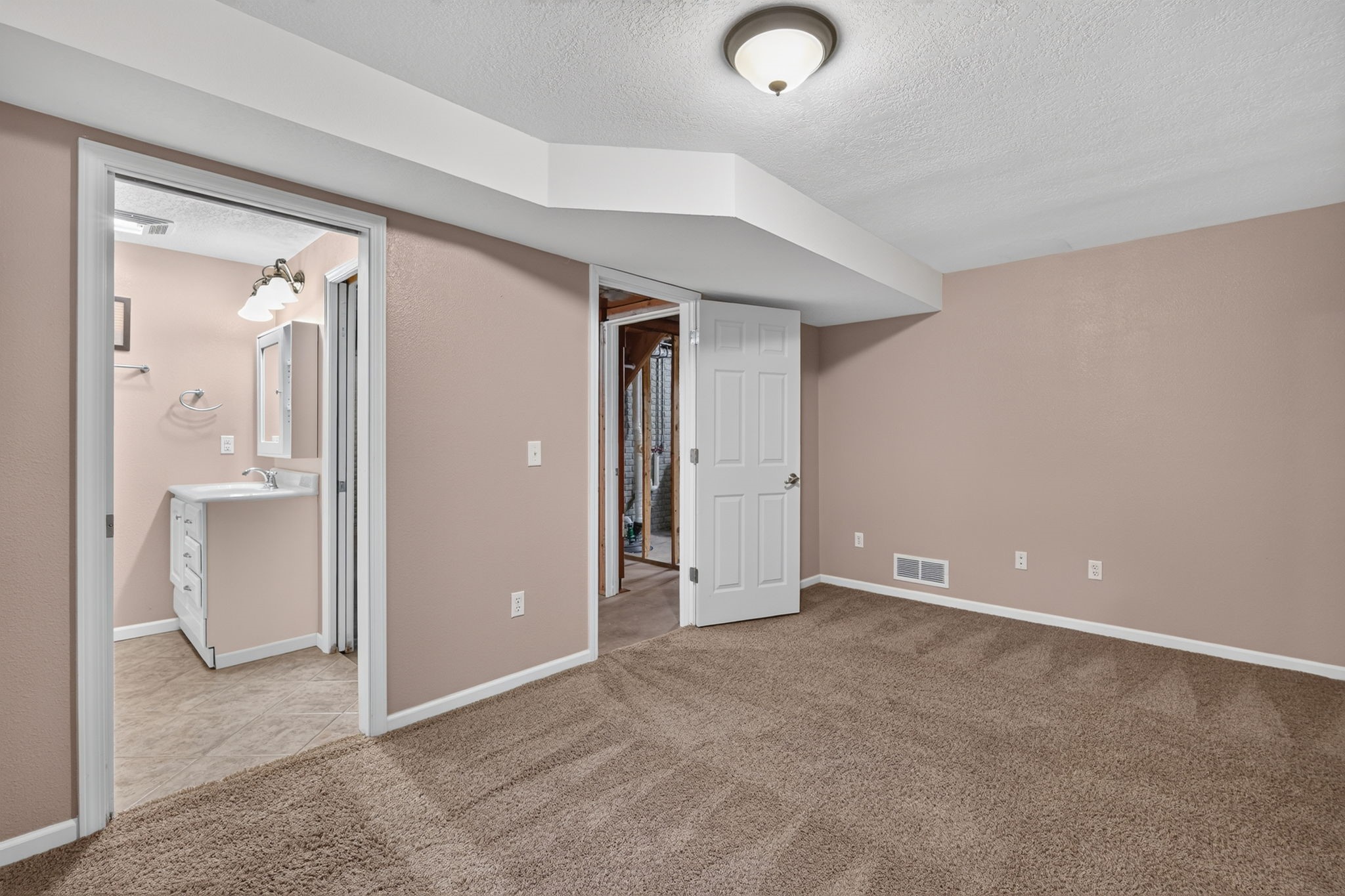 1320 E 17th Street Property Photo 29