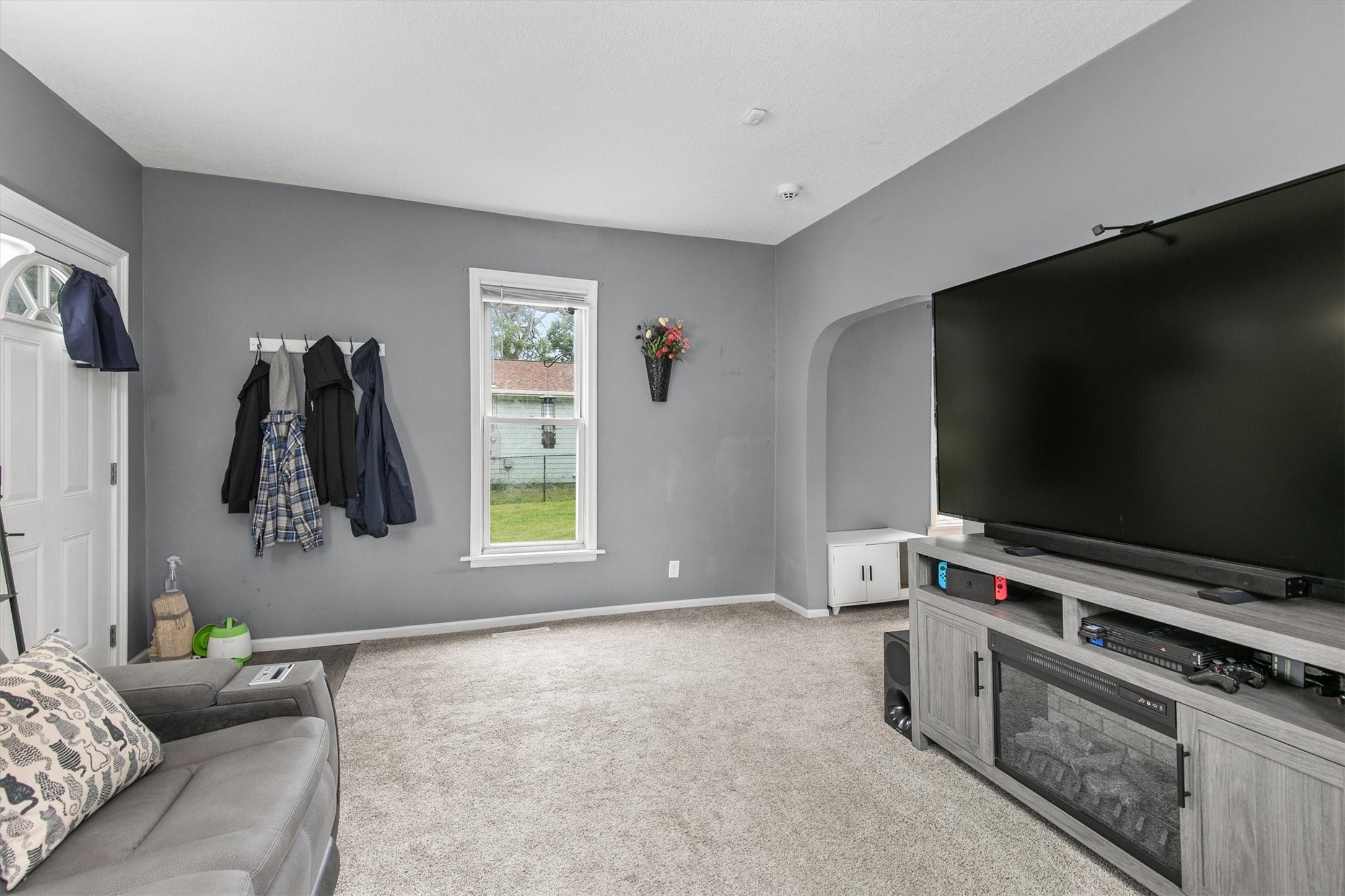 1913 E Walnut Street Property Photo 6