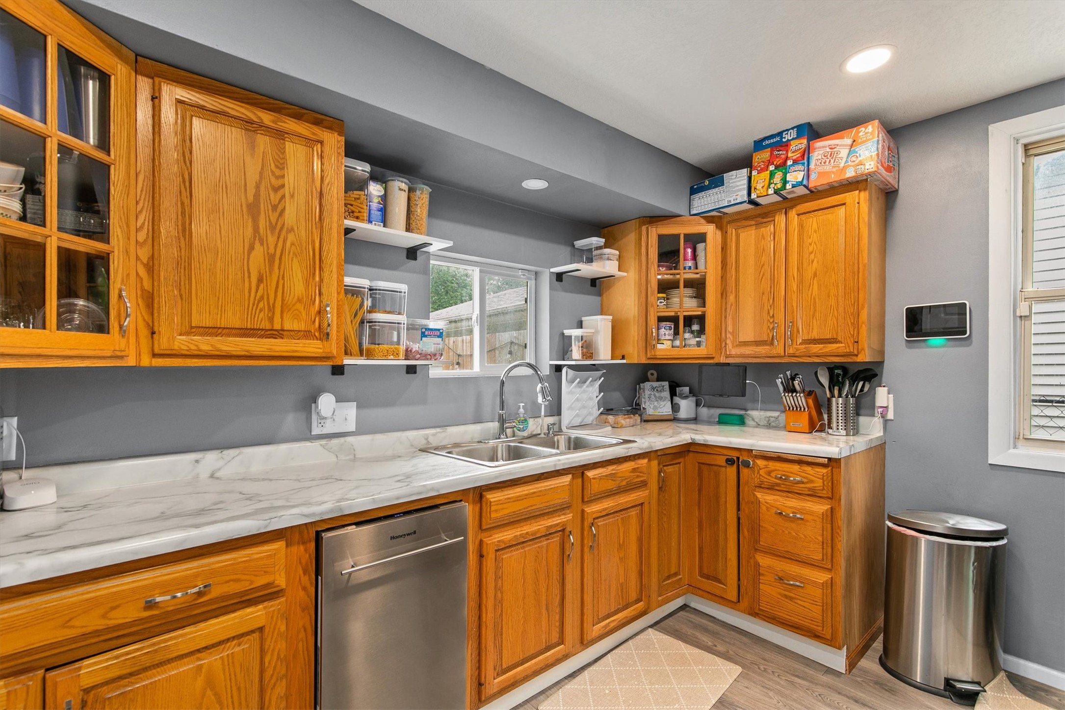 1913 E Walnut Street Property Photo 10