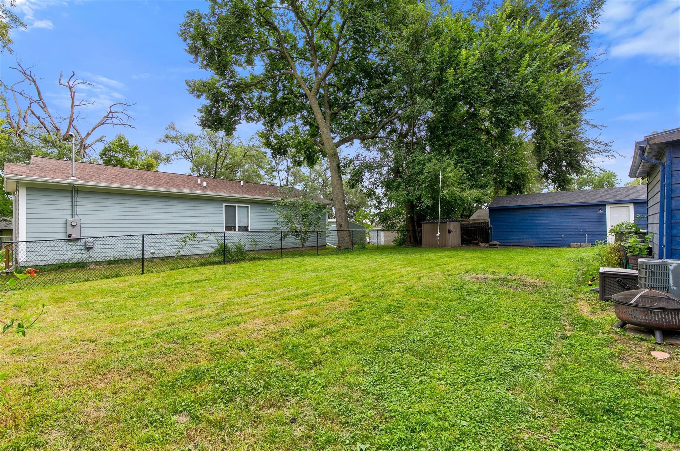 1913 E Walnut Street Property Photo 22