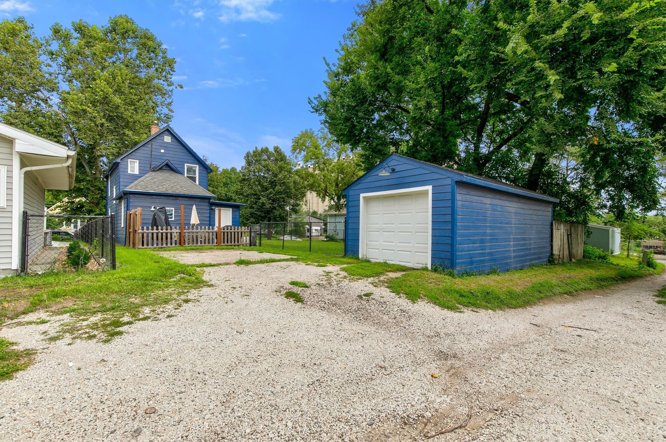 1913 E Walnut Street Property Photo 26