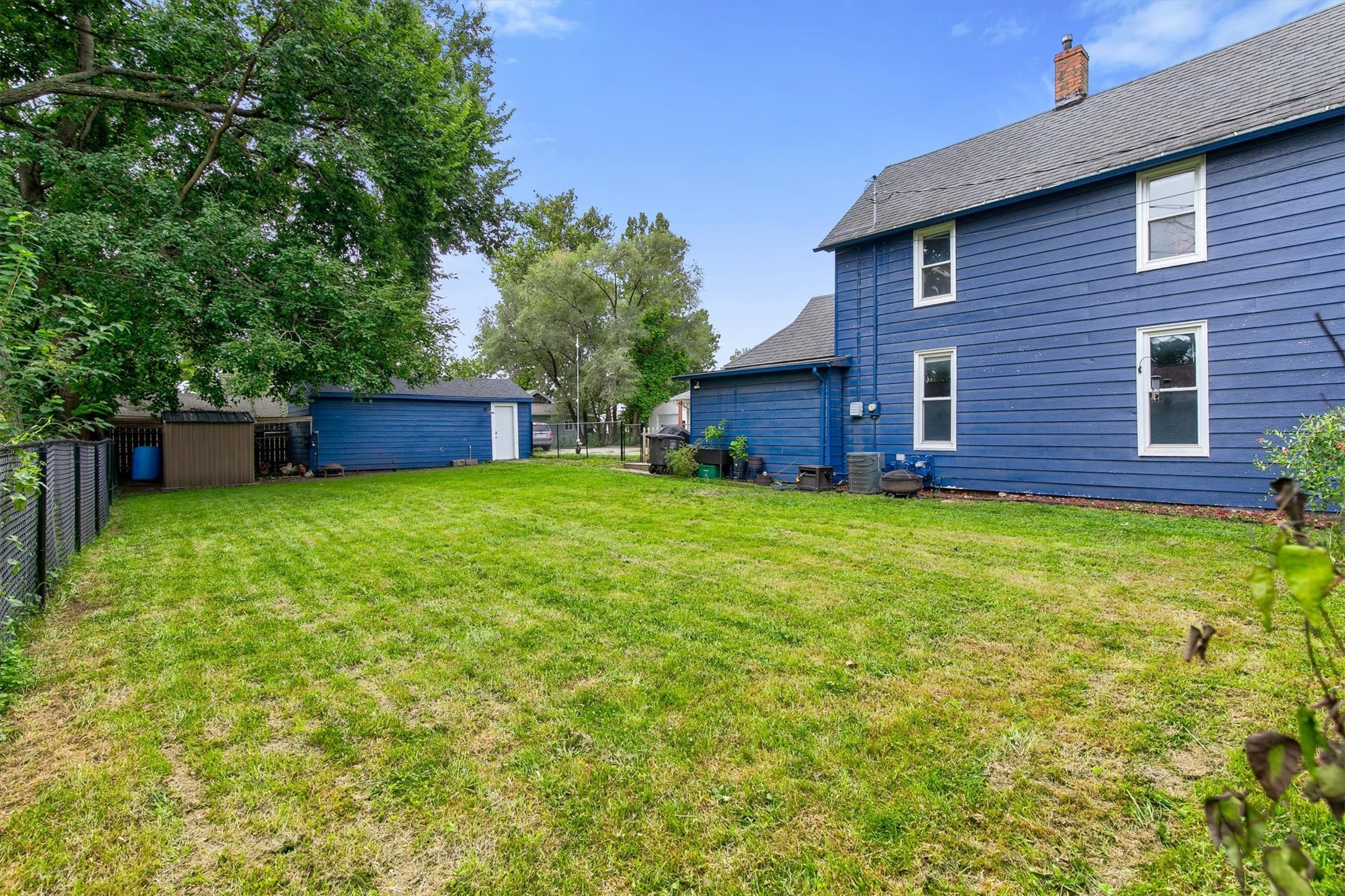 1913 E Walnut Street Property Photo 28