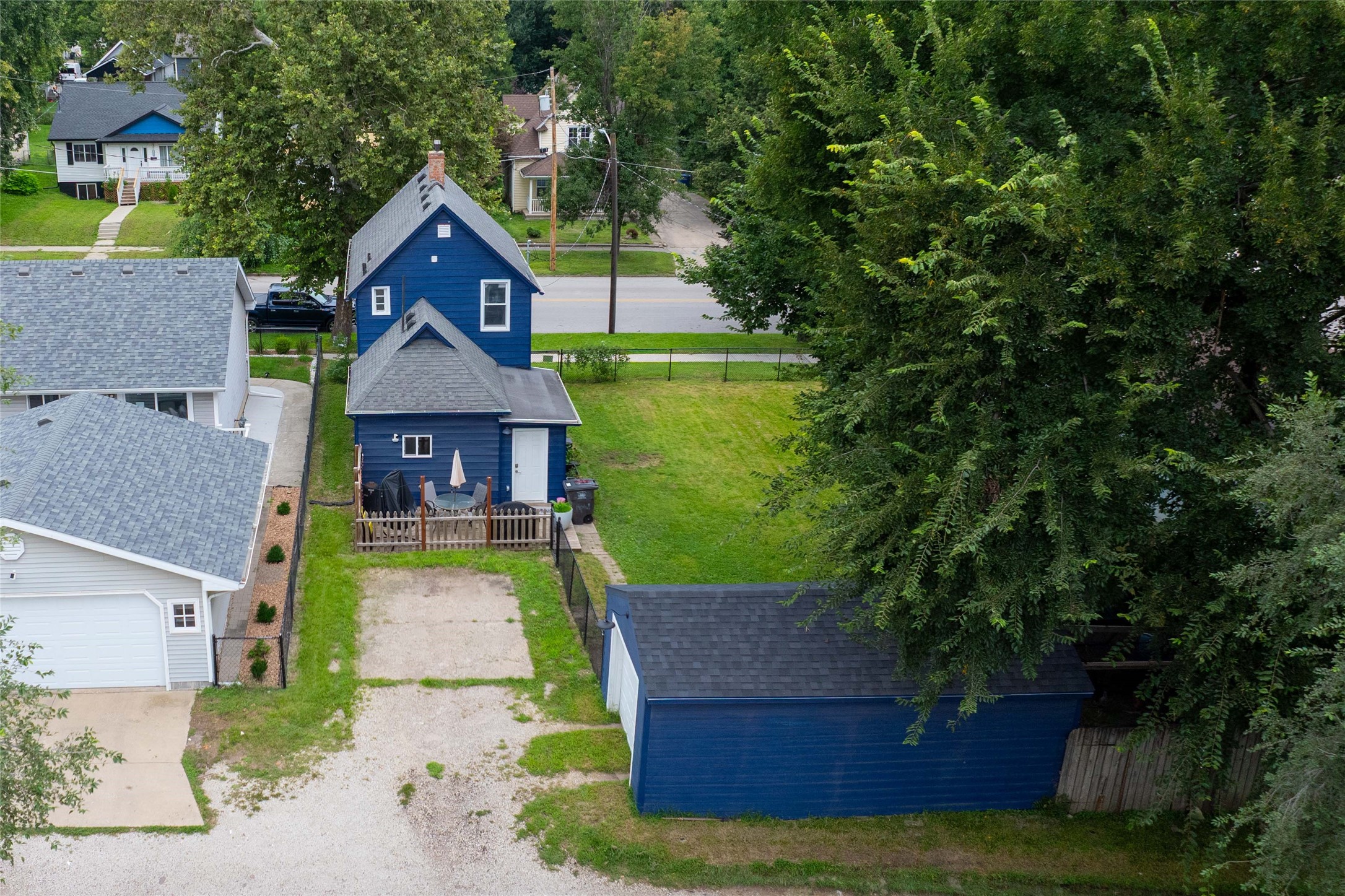 1913 E Walnut Street Property Photo 31