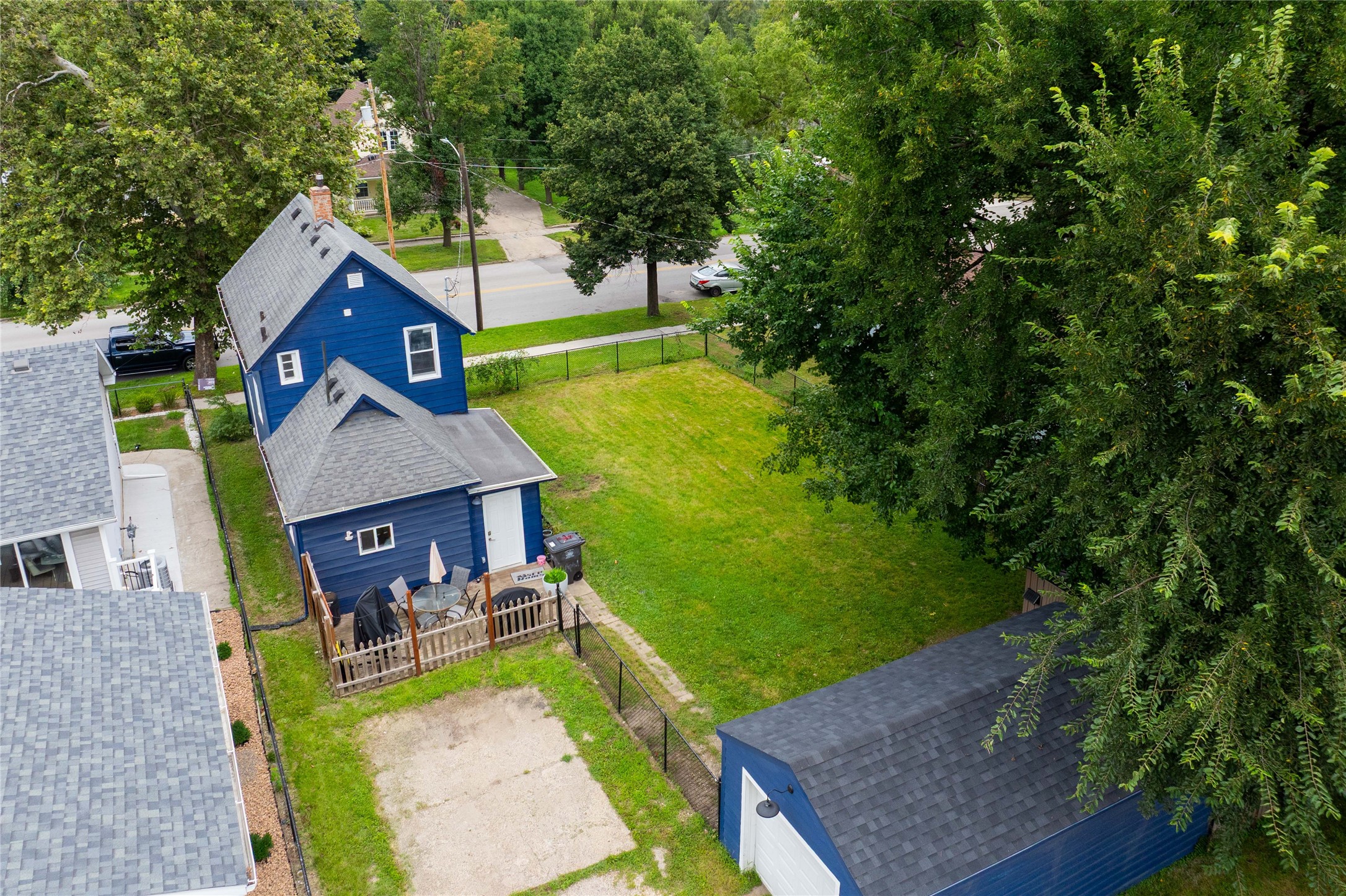 1913 E Walnut Street Property Photo 32