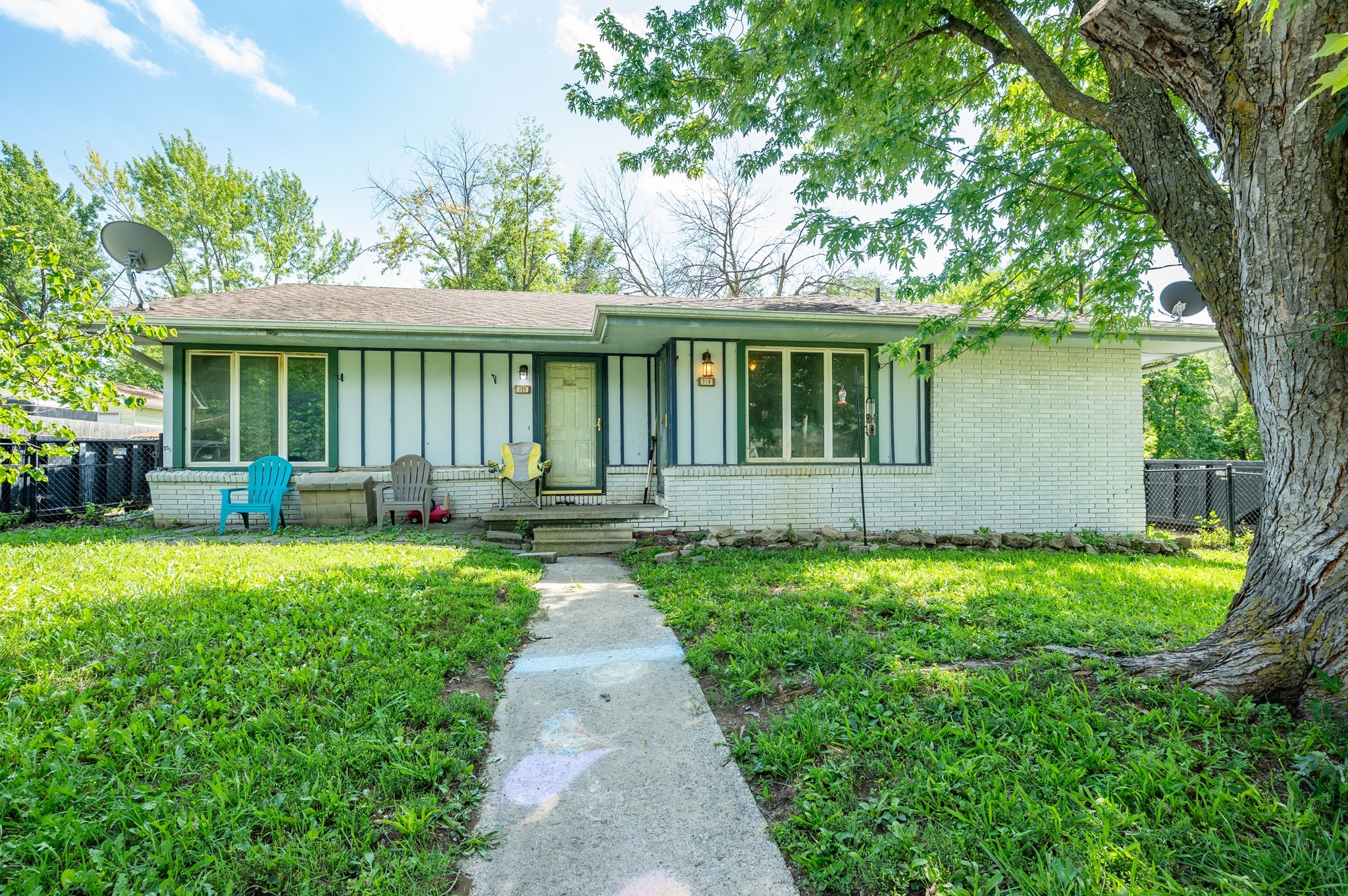 319 E Emma Avenue Property Photo 1