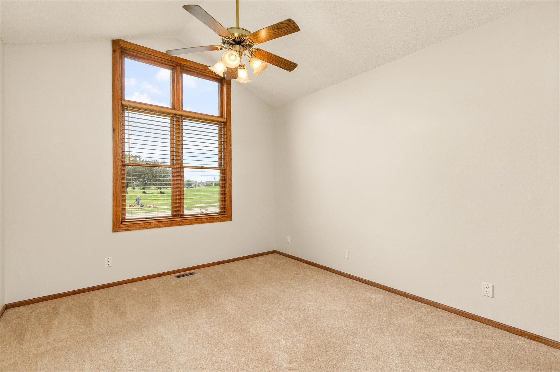 1009 Ne 28th Street Property Photo 20