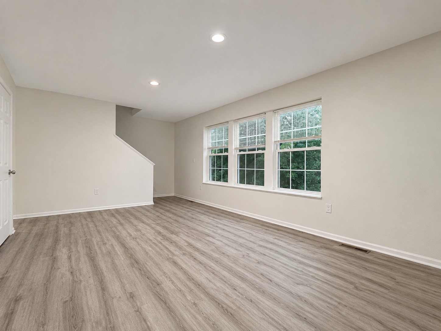 1107 Se Village View Lane Property Photo 4