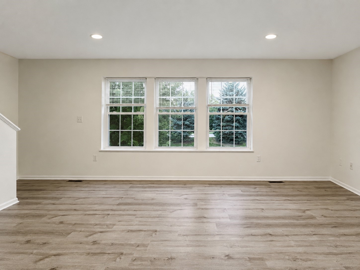 1107 Se Village View Lane Property Photo 5