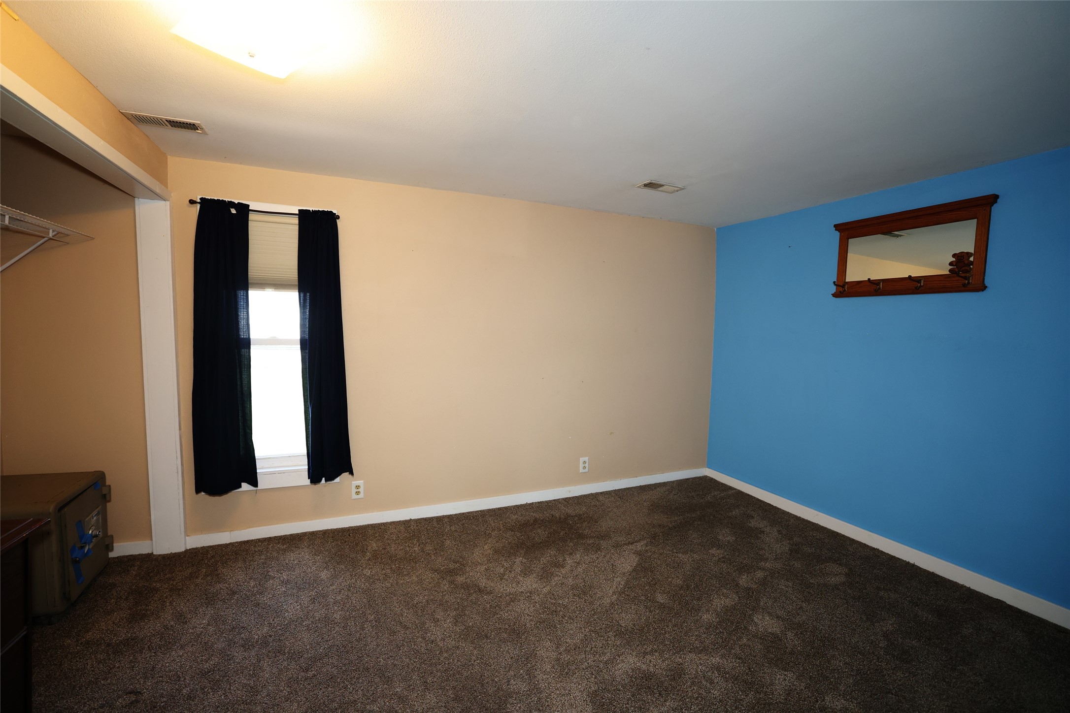 215 S State Street Property Photo 4
