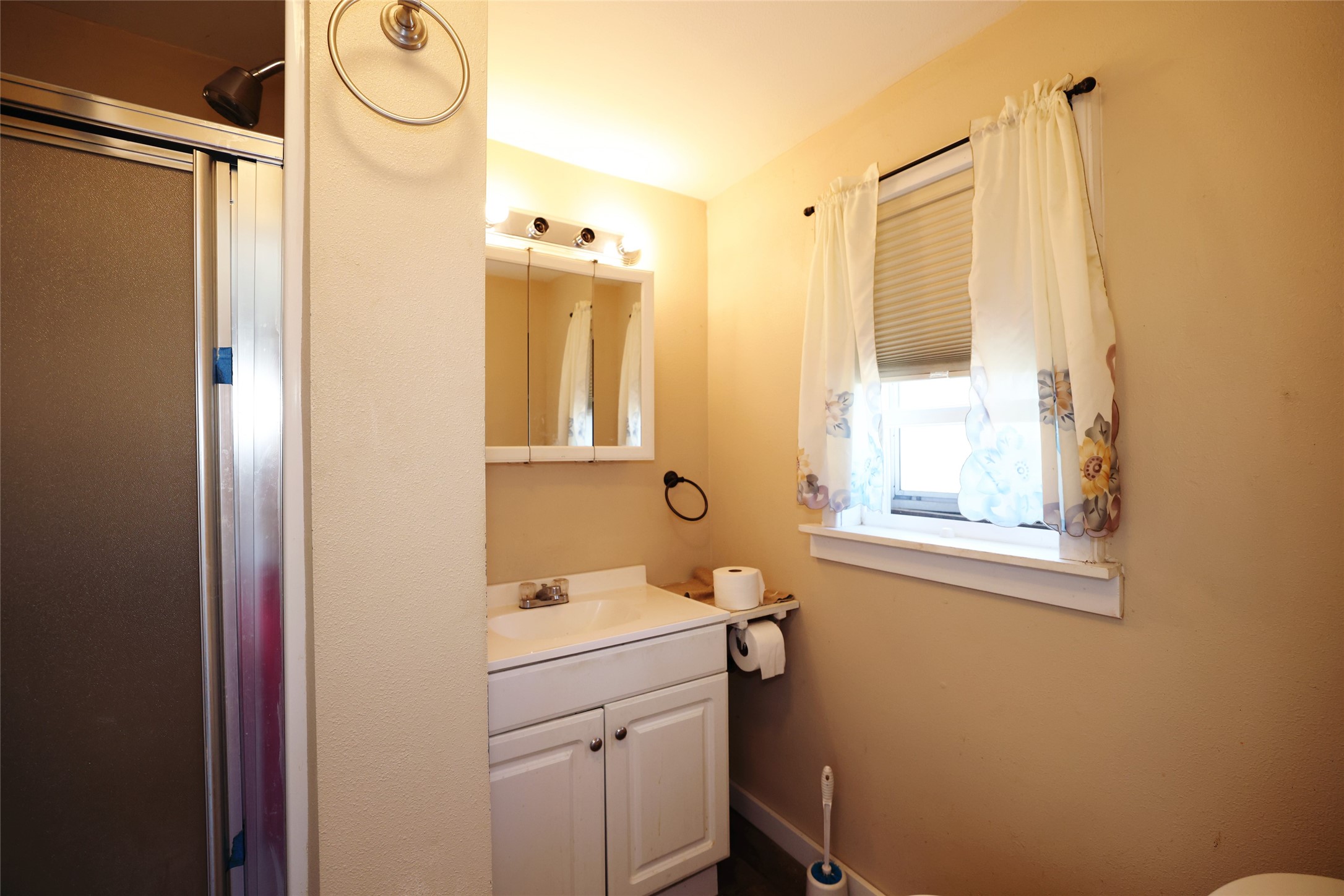 215 S State Street Property Photo 8