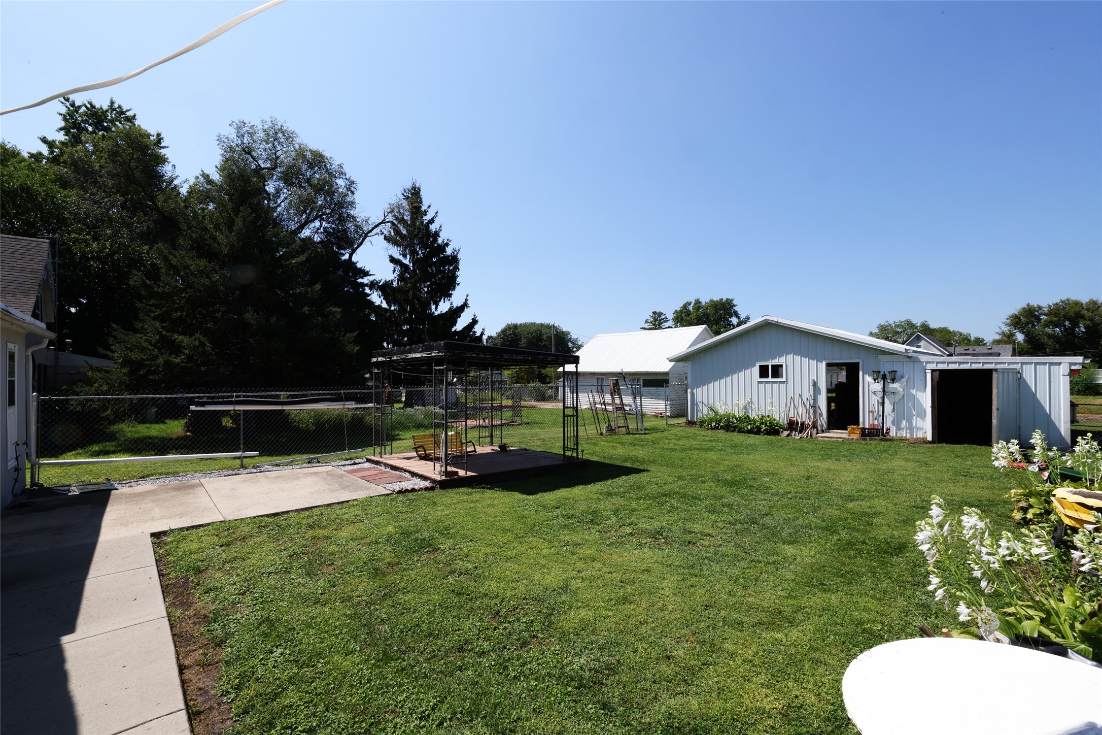 215 S State Street Property Photo 10