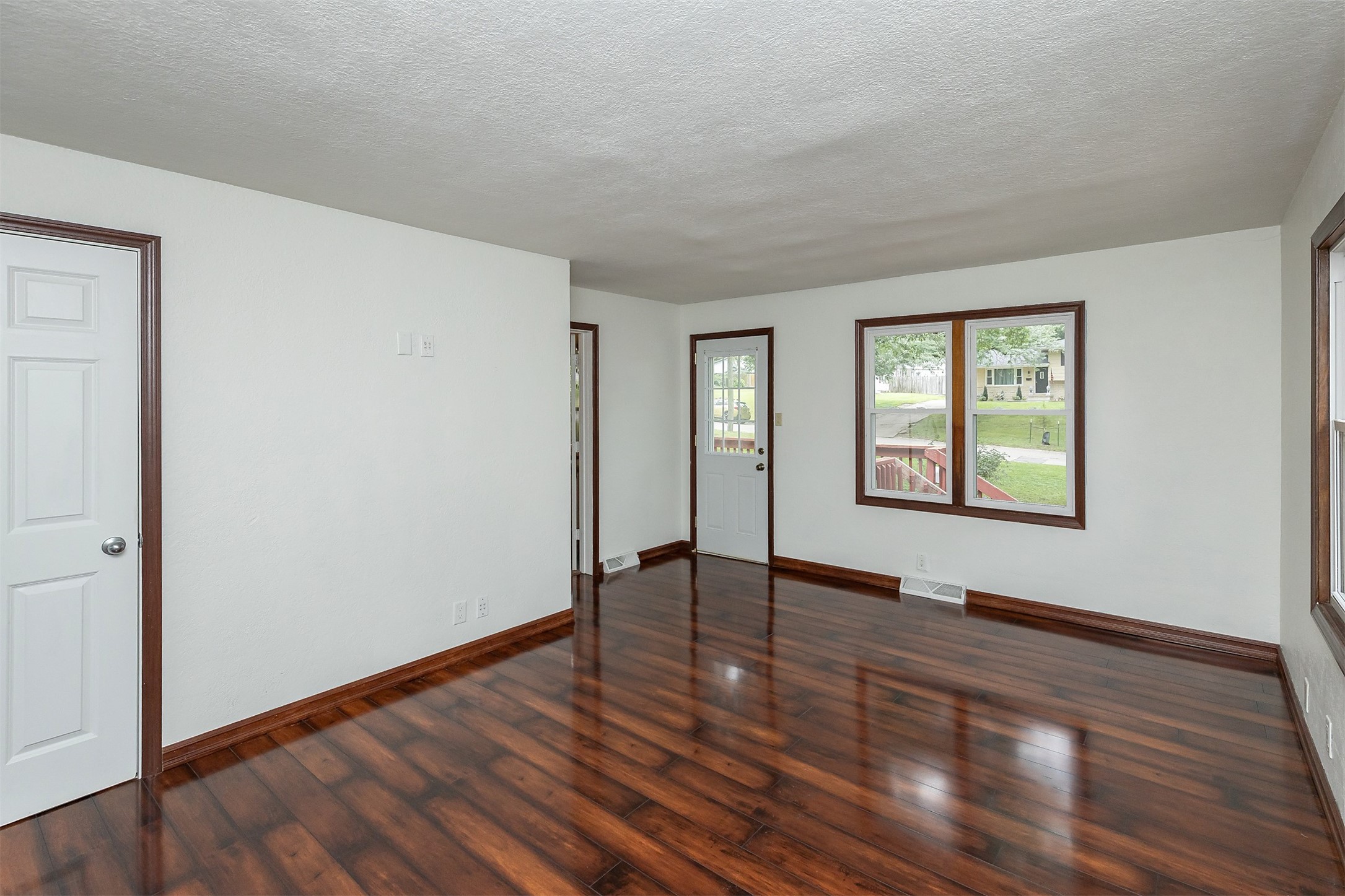 421 E Thornton Avenue Property Photo 8