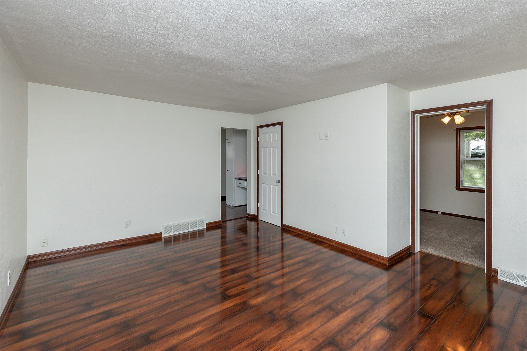 421 E Thornton Avenue Property Photo 9
