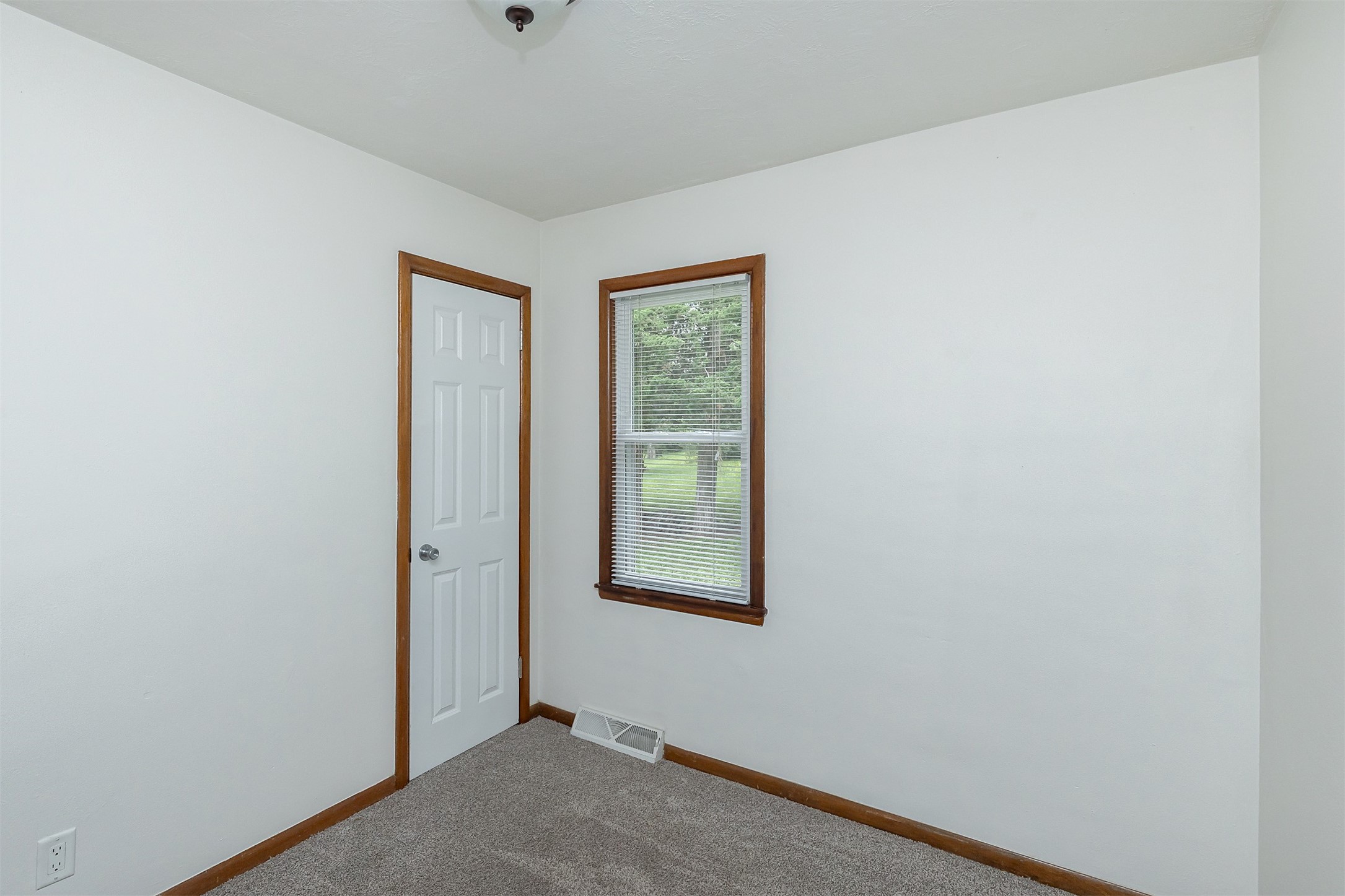 421 E Thornton Avenue Property Photo 14