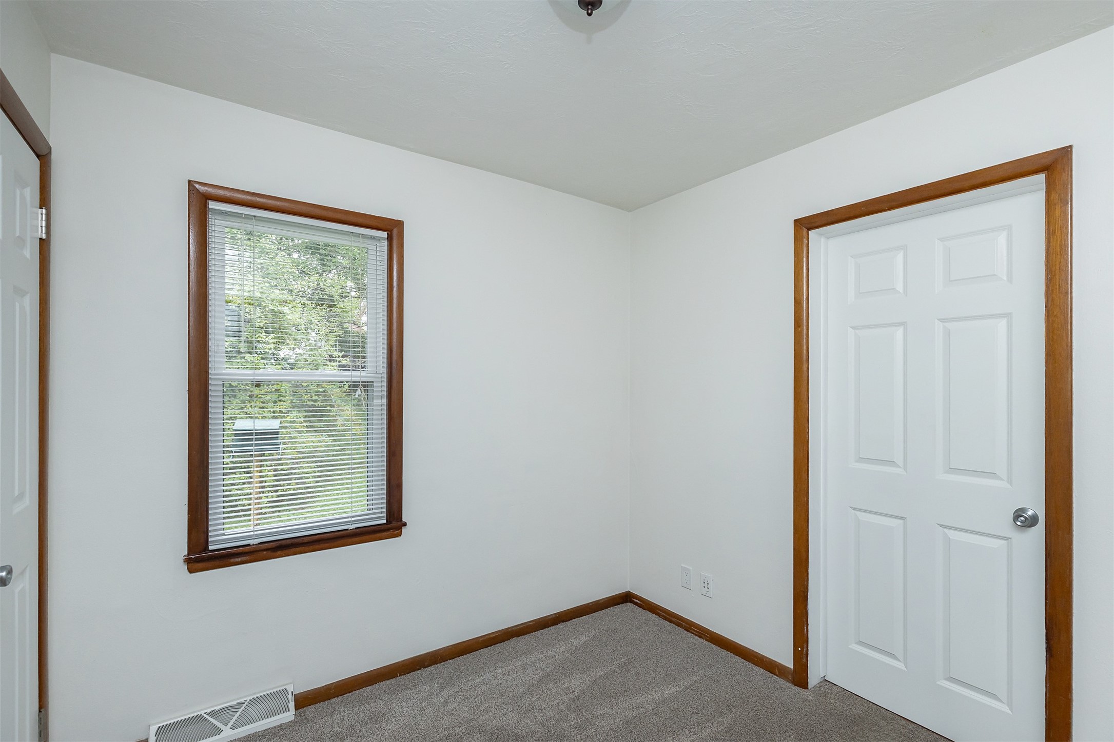 421 E Thornton Avenue Property Photo 15