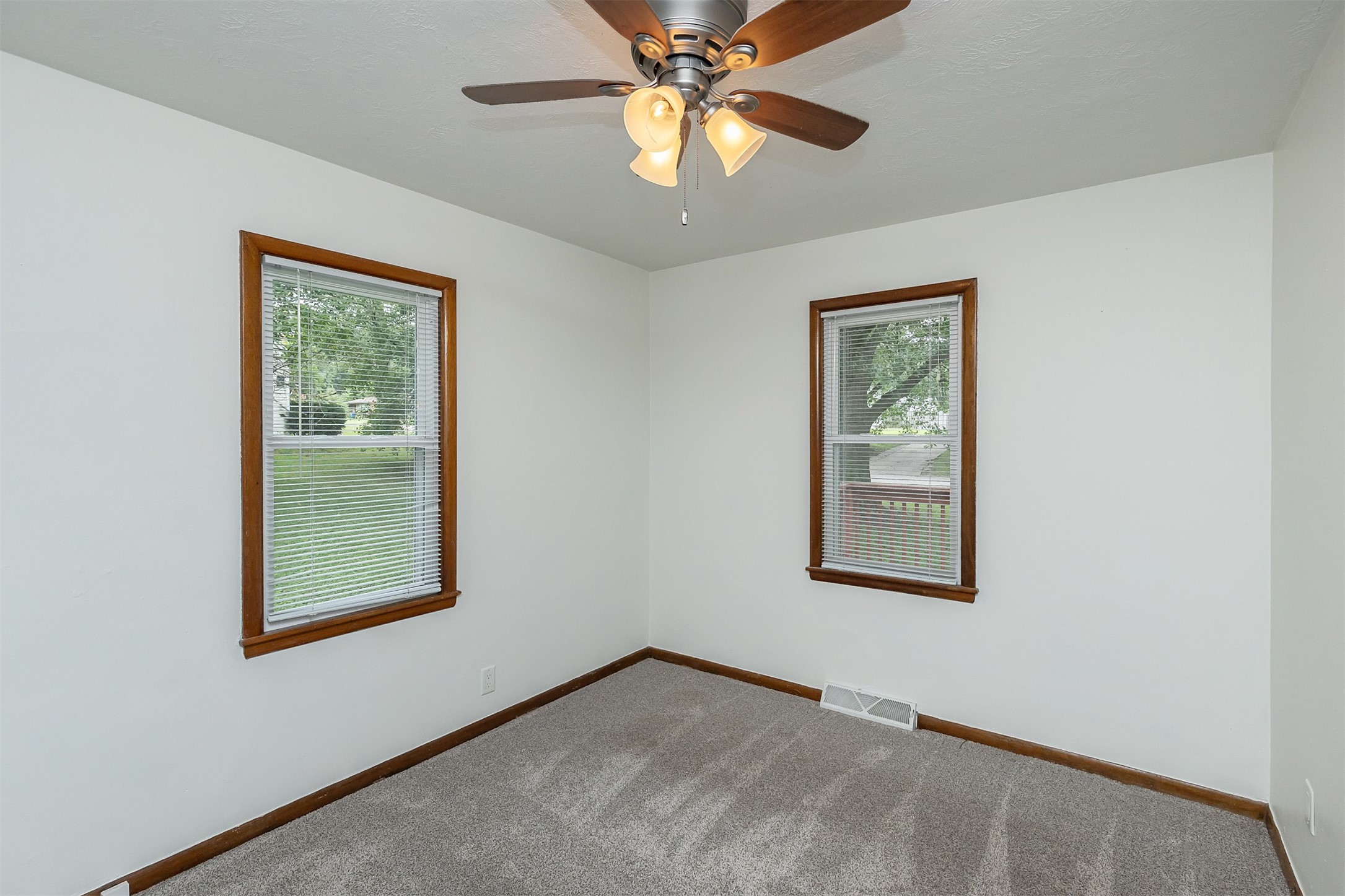 421 E Thornton Avenue Property Photo 17
