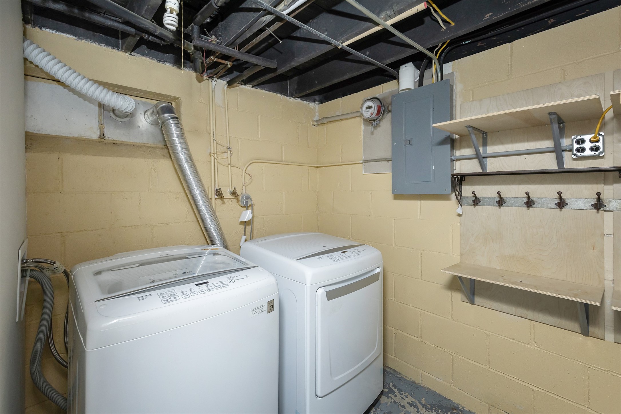 421 E Thornton Avenue Property Photo 24